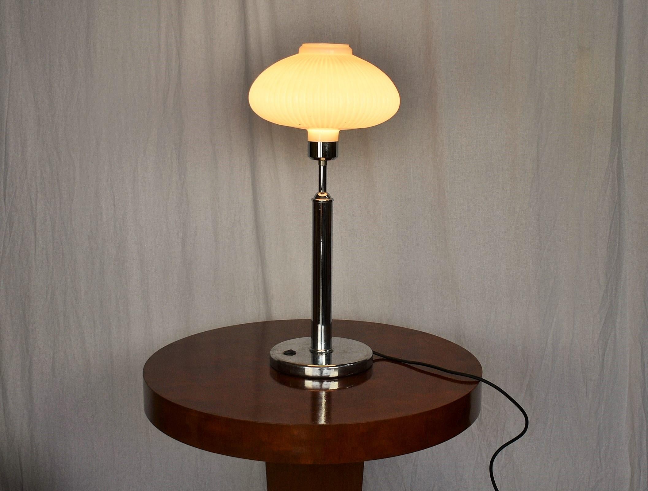 Art Deco or Functionalist Nickel-Plated Table Lamp, 1920s For Sale 1