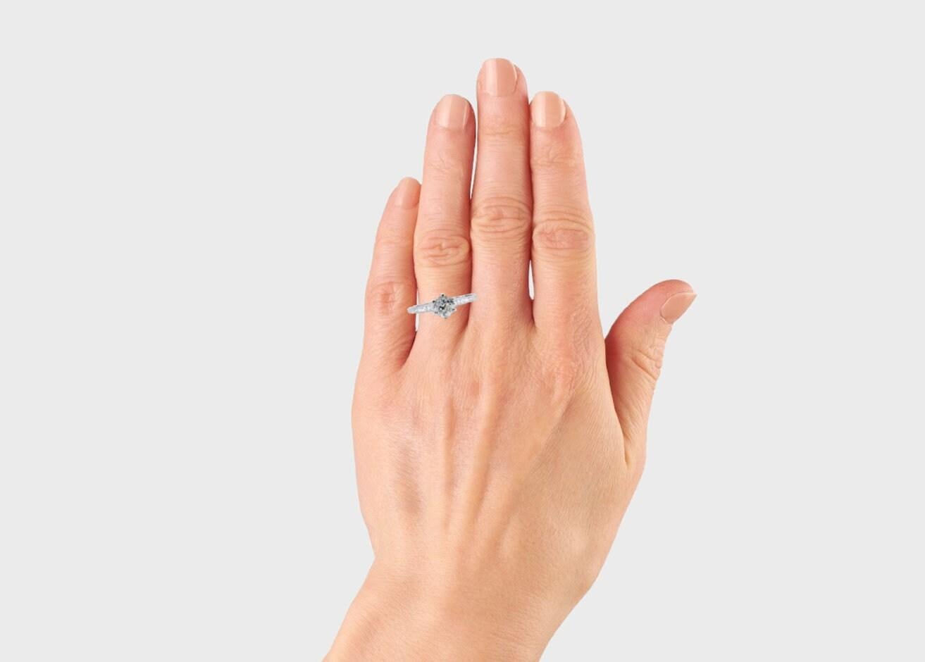 Women's Art Deco Orange Blossom 0.75ct Diamond Engagement Ring in Platinum For Sale