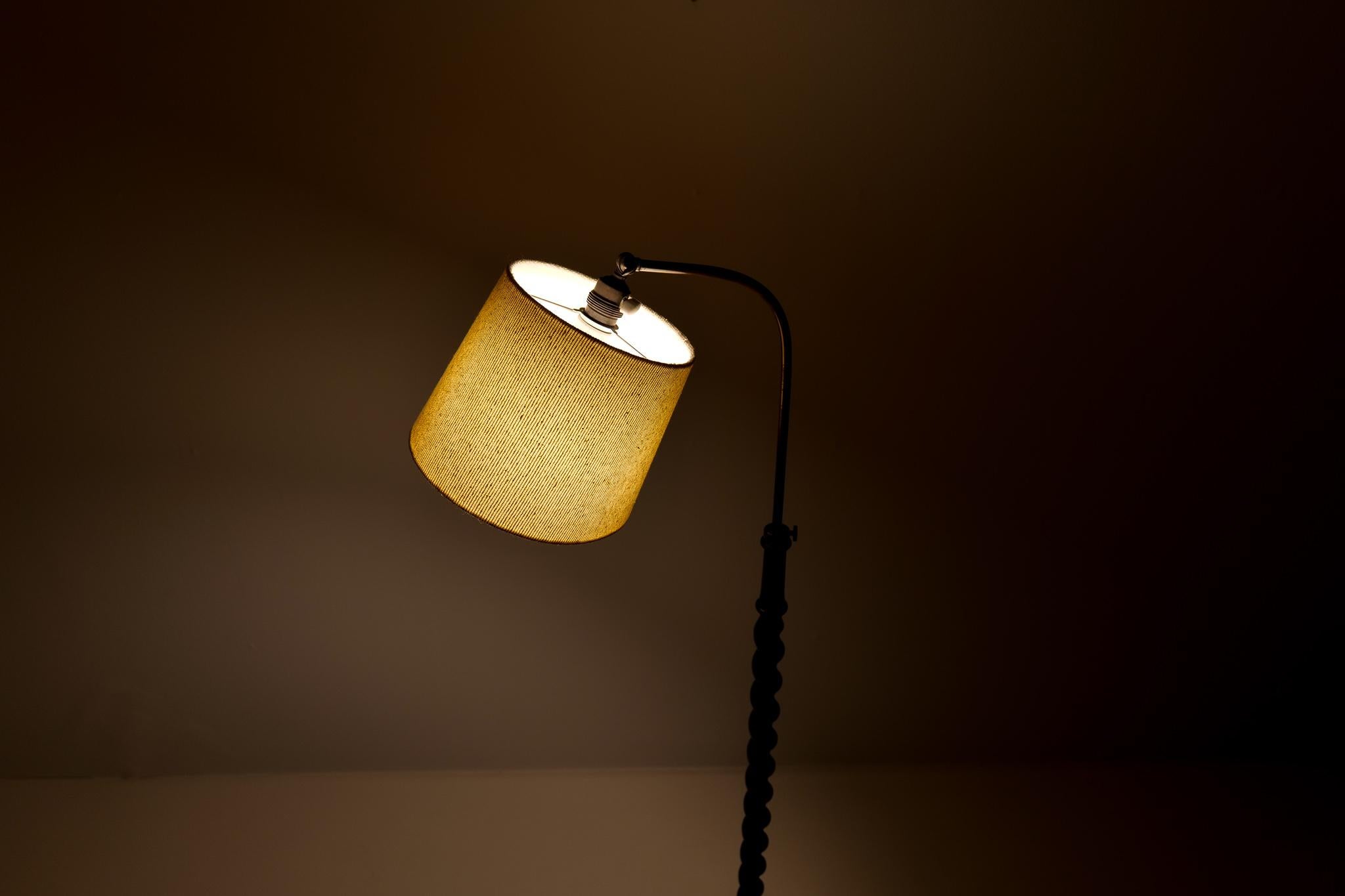 Art-Déco-Stehlampe mit organischem Wirbel aus gebeizter Birke, Schweden, 1940er Jahre im Angebot 6
