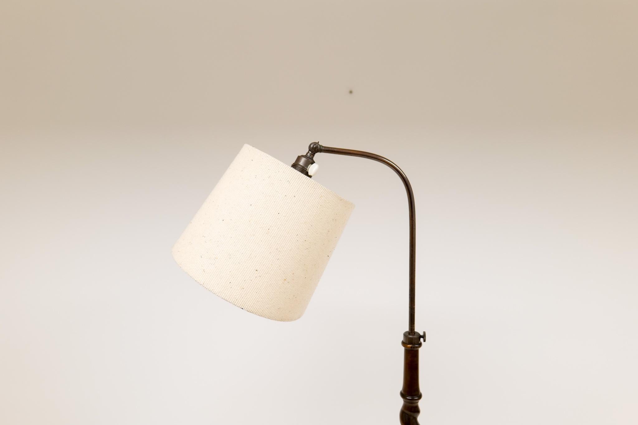 Art-Déco-Stehlampe mit organischem Wirbel aus gebeizter Birke, Schweden, 1940er Jahre (Art déco) im Angebot