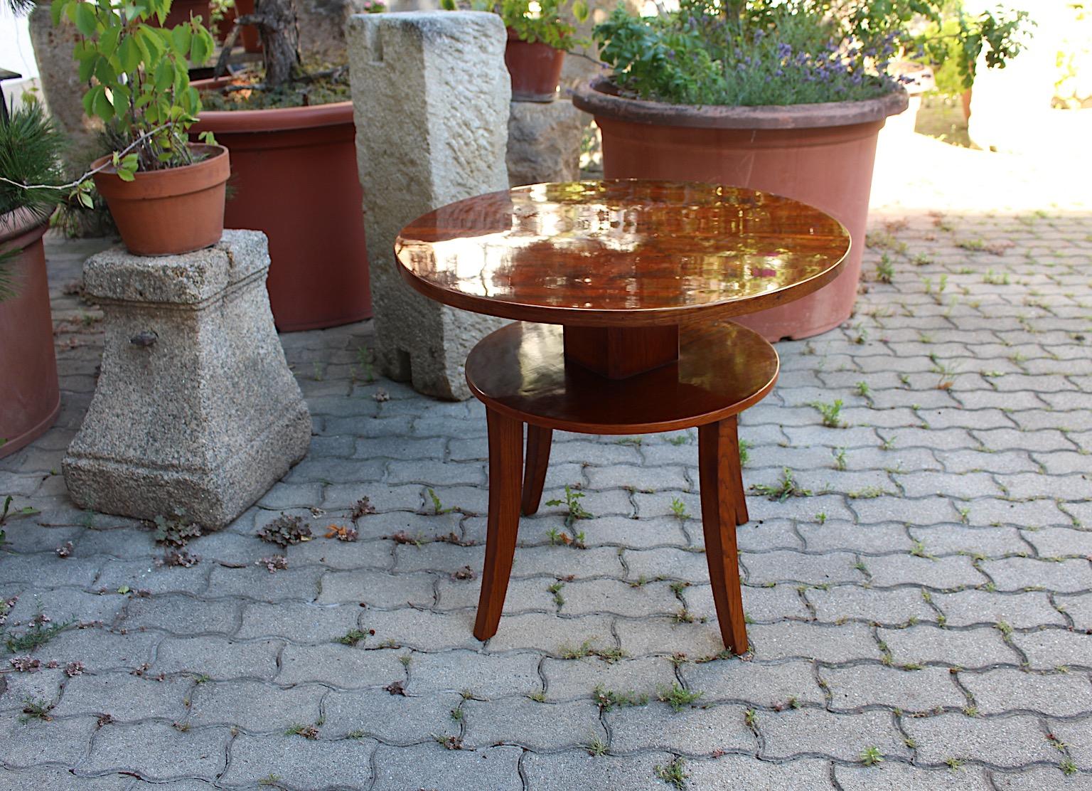 Art Deco Organic Vintage Circular Walnut Oak Coffee Table circa 1925 Vienna For Sale 9