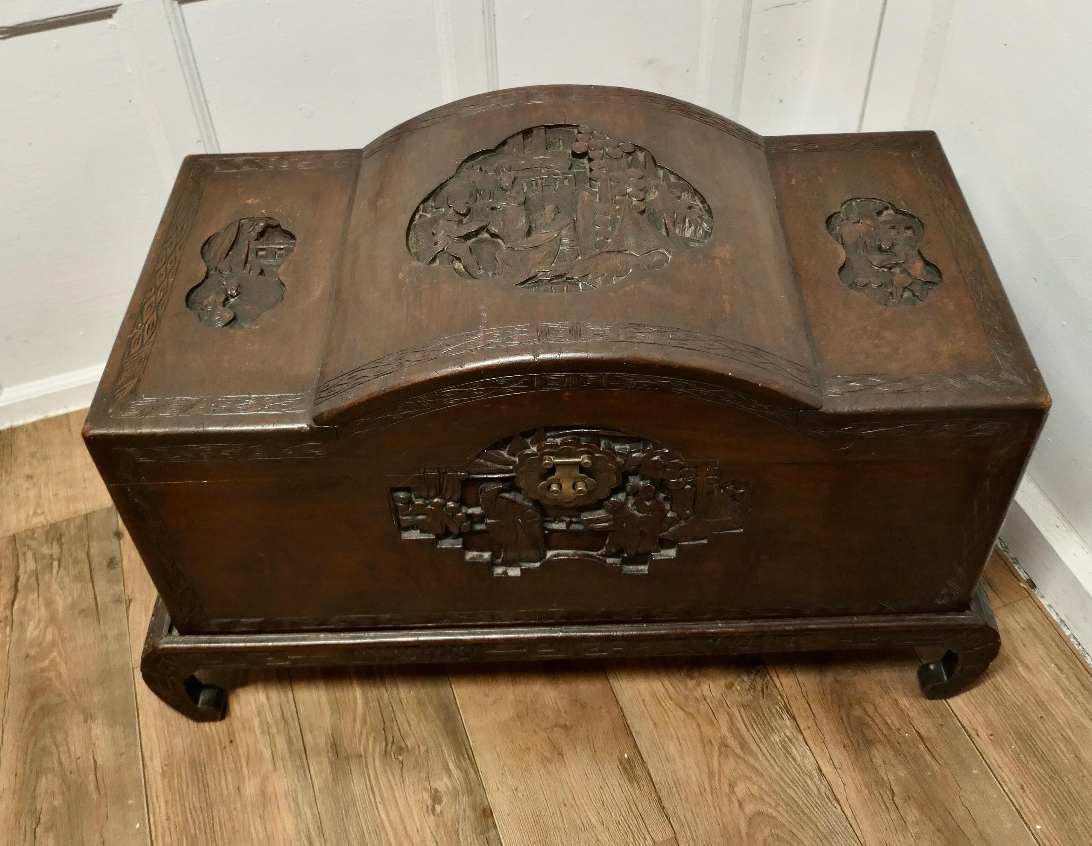 Art Deco Oriental Carved Camphor Wood Chest In Good Condition For Sale In Chillerton, Isle of Wight