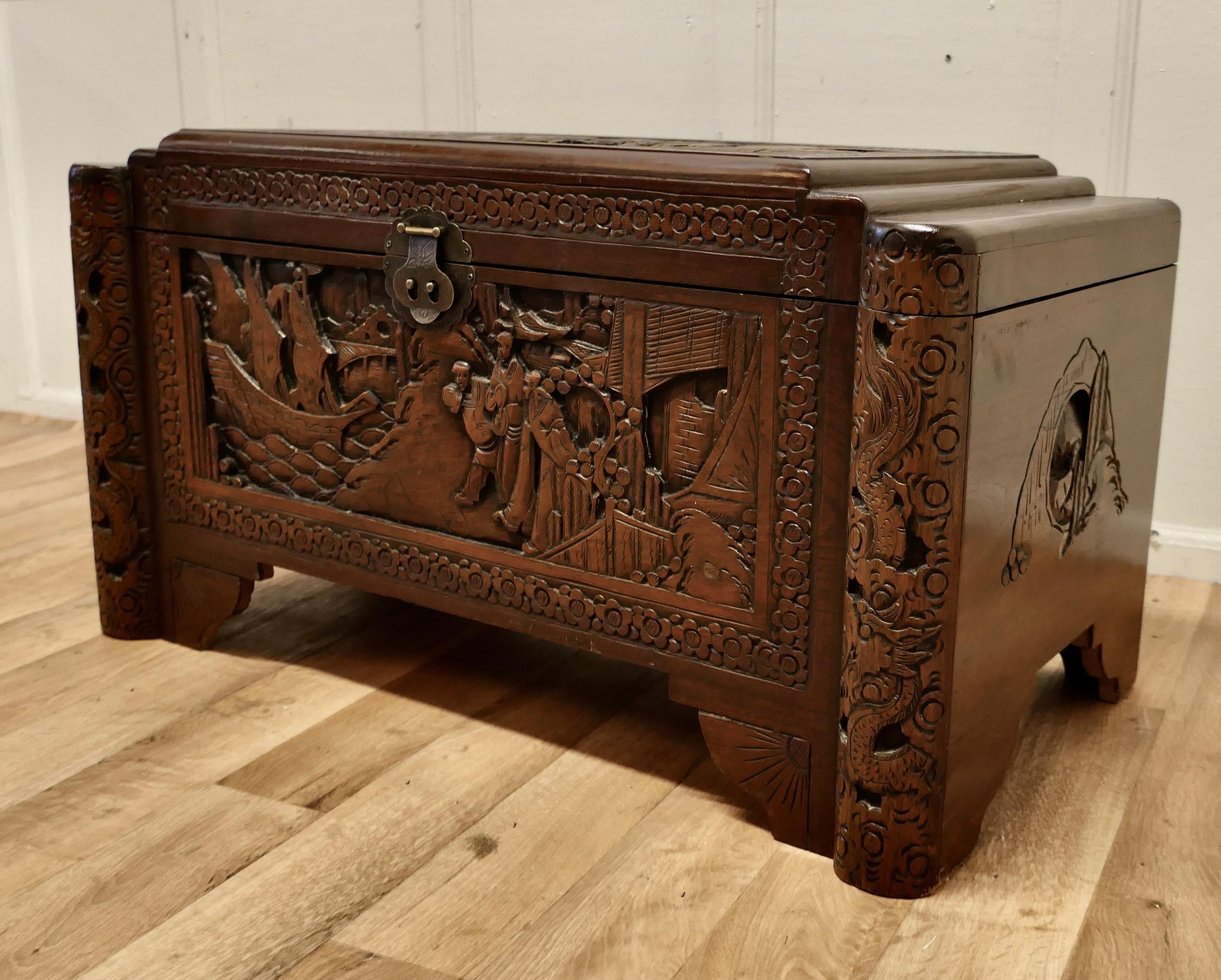 Art Deco Oriental Carved Camphor Wood Chest In Good Condition For Sale In Godshill, Isle of Wight