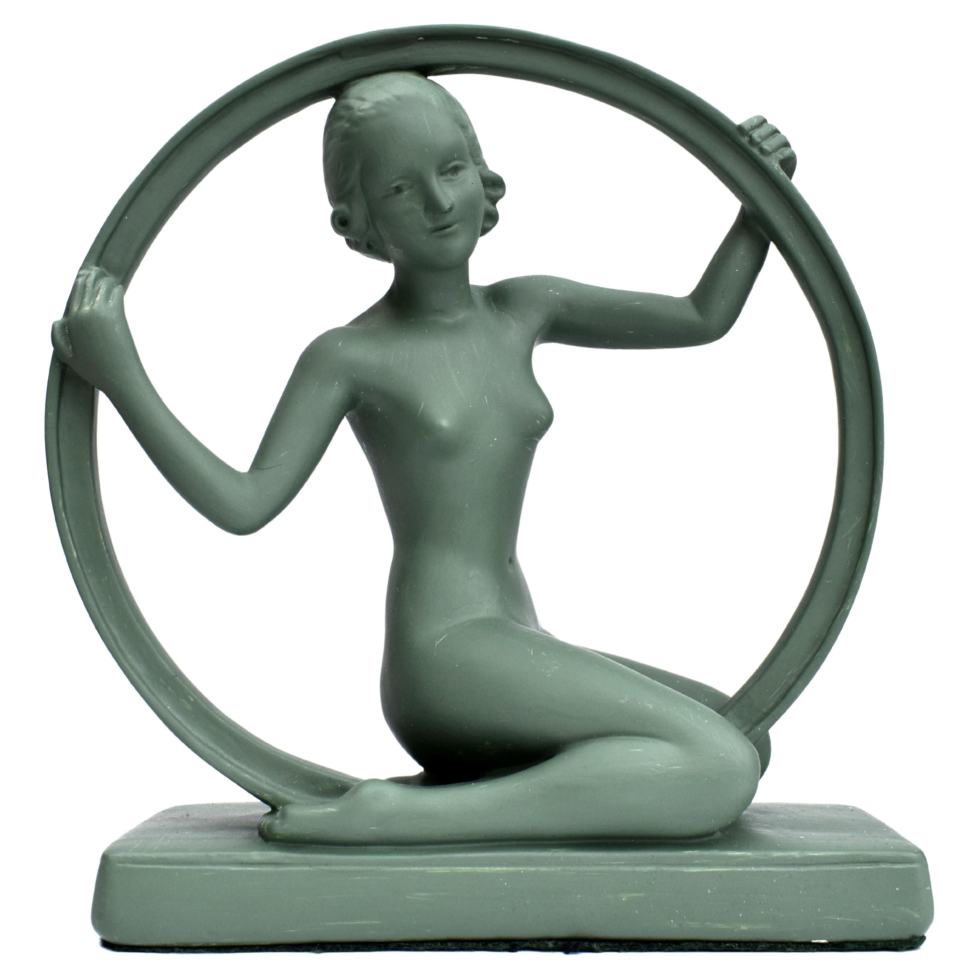 Figura Art Déco Original Años 30 "Niña con aro", Inglaterra