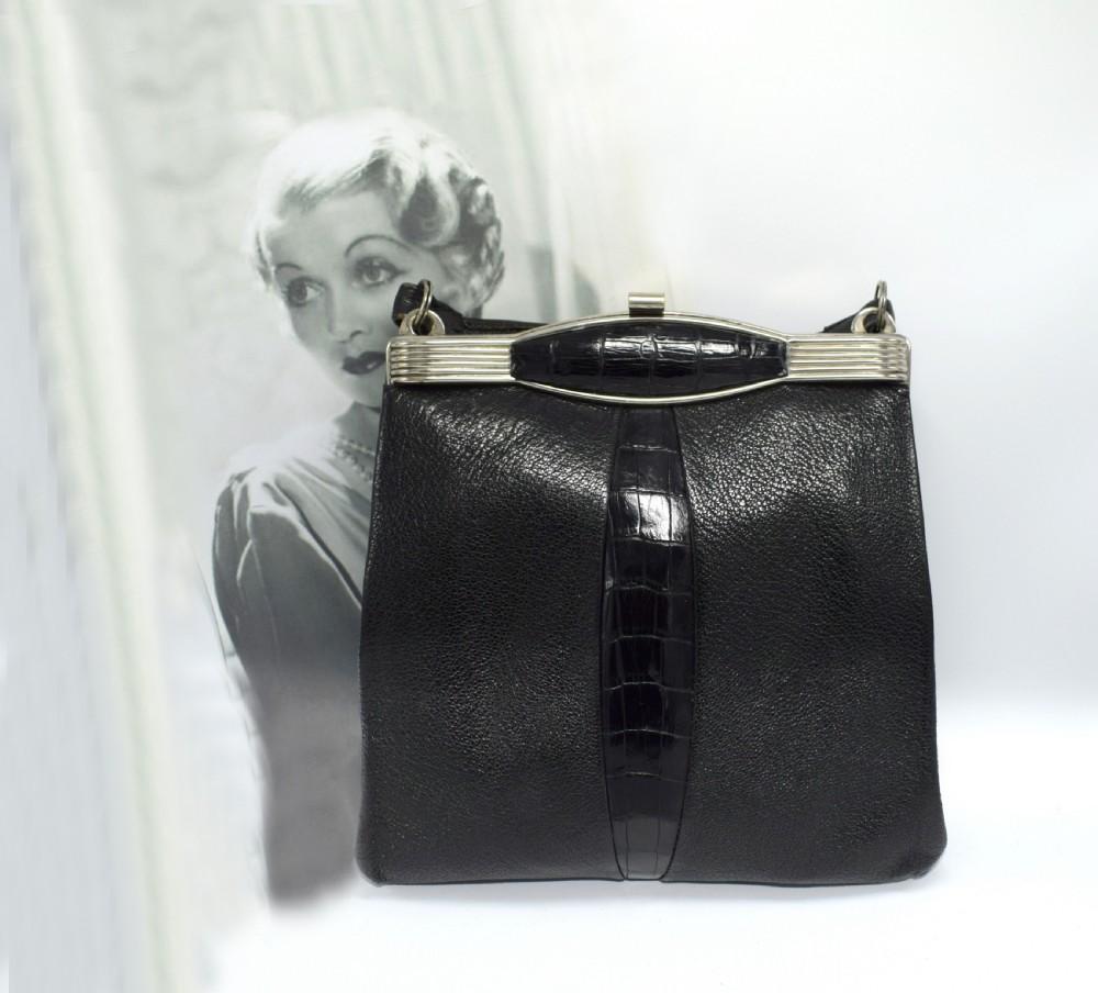 Art Deco Original 1930s Vintage Black Leather and Chrome Ladies Bag For Sale 7