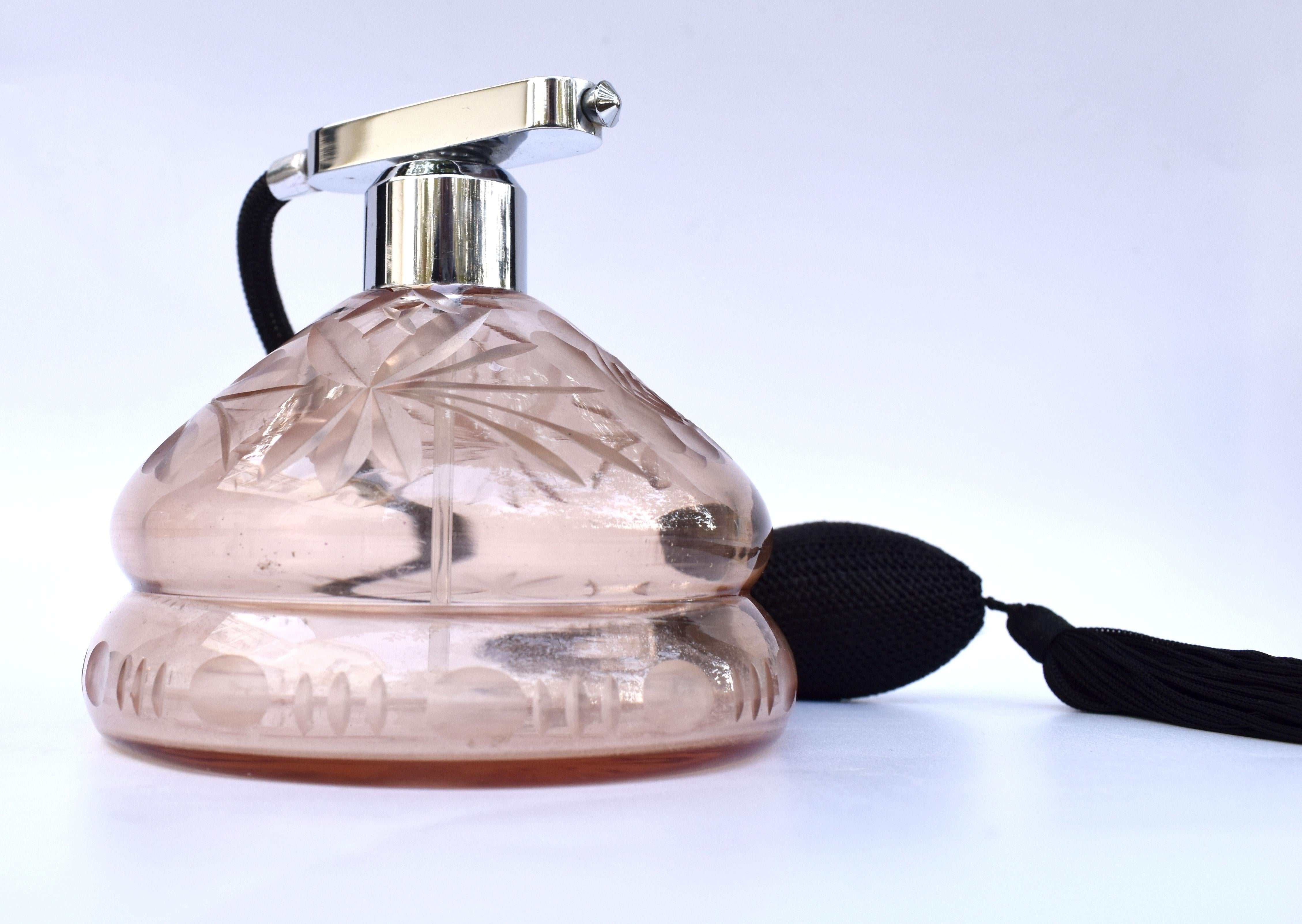 Originaler englischer Damen-Parfüm- Atomizer im Art déco-Stil, um 1930 (Geschliffenes Glas) im Angebot