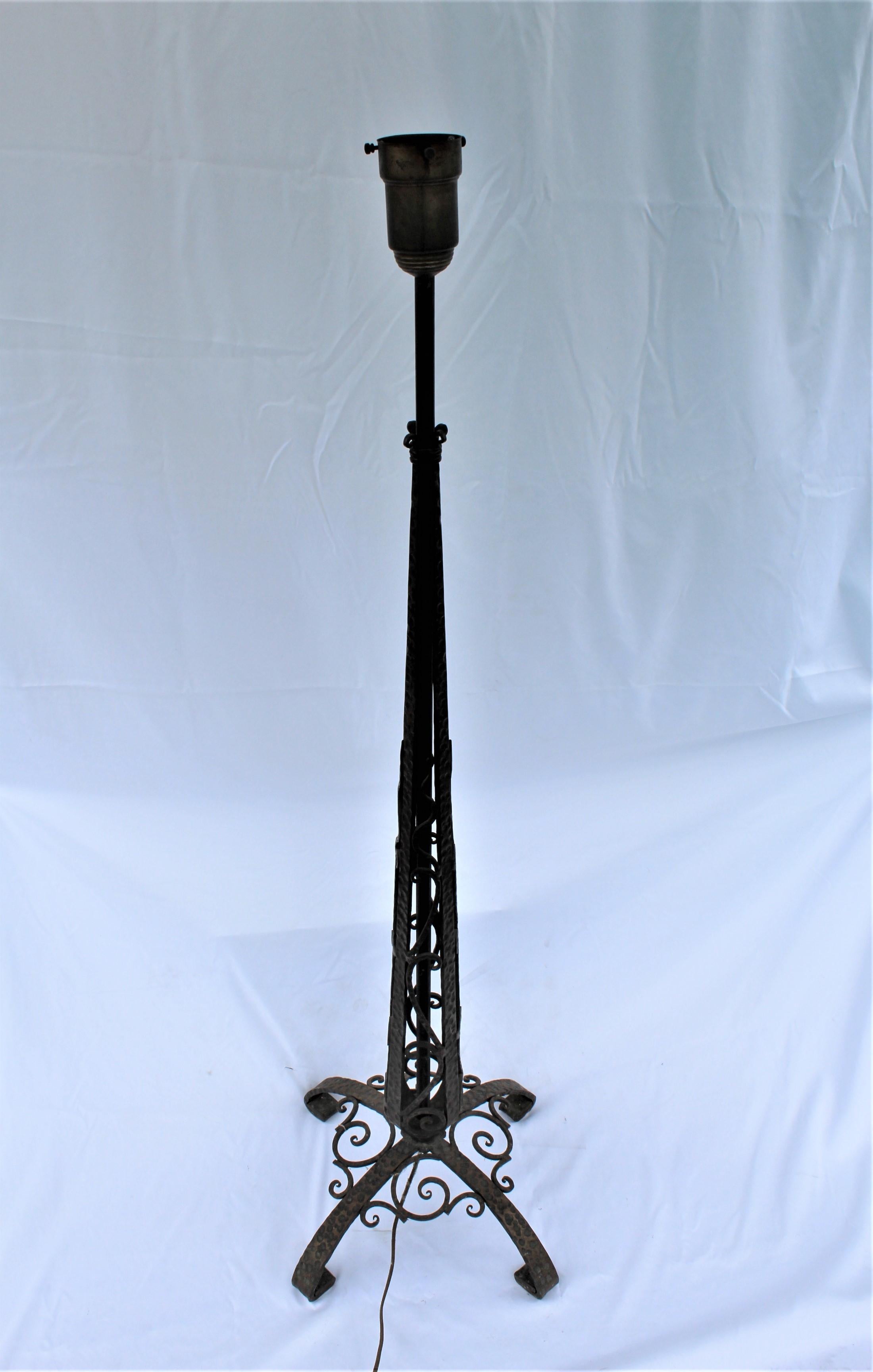 Art Deco, Original, Floor Lamp, Iron and New Glass Shade For Sale 2