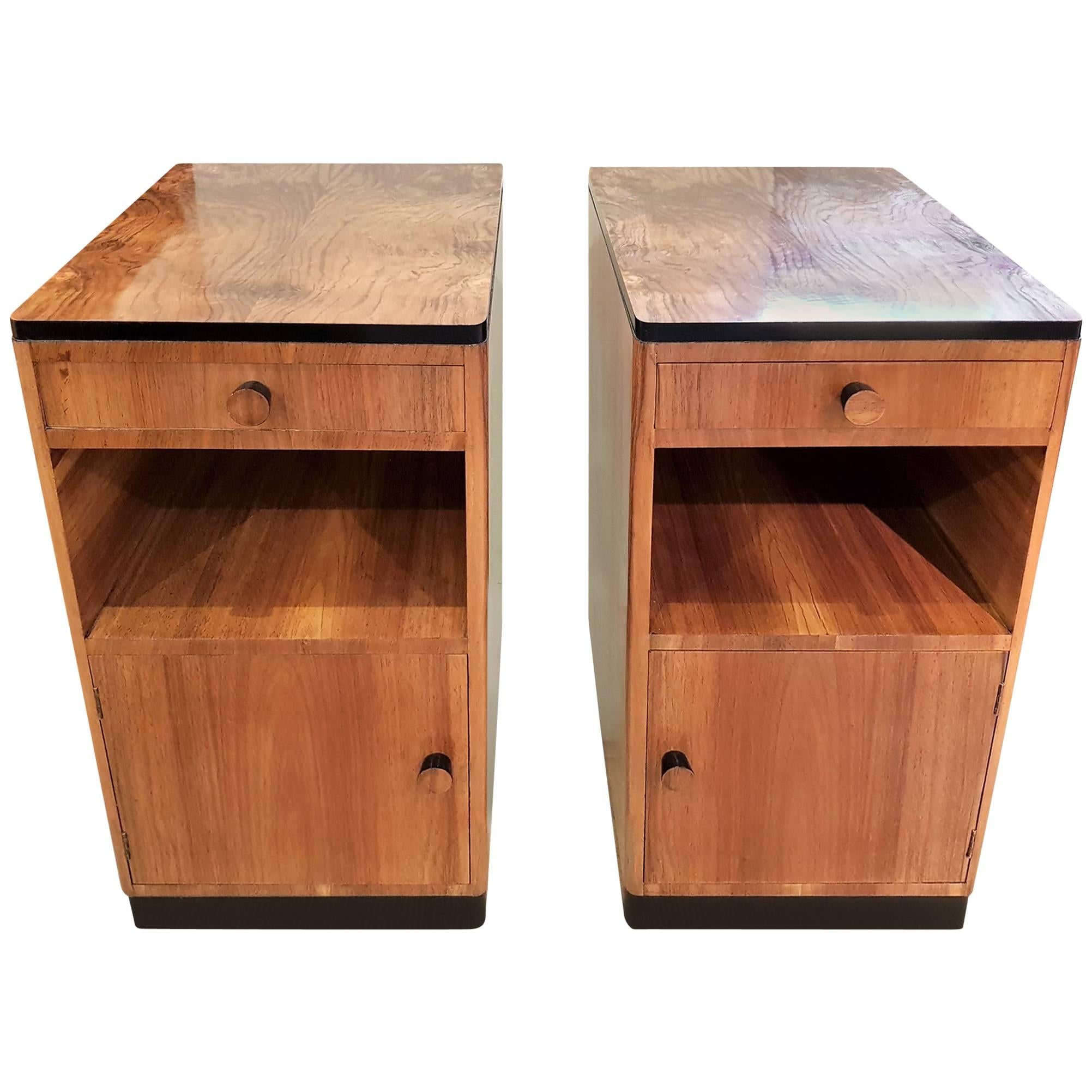 Art Deco Original Pair of Bedside Cabinets in Figured Walnut Veneers