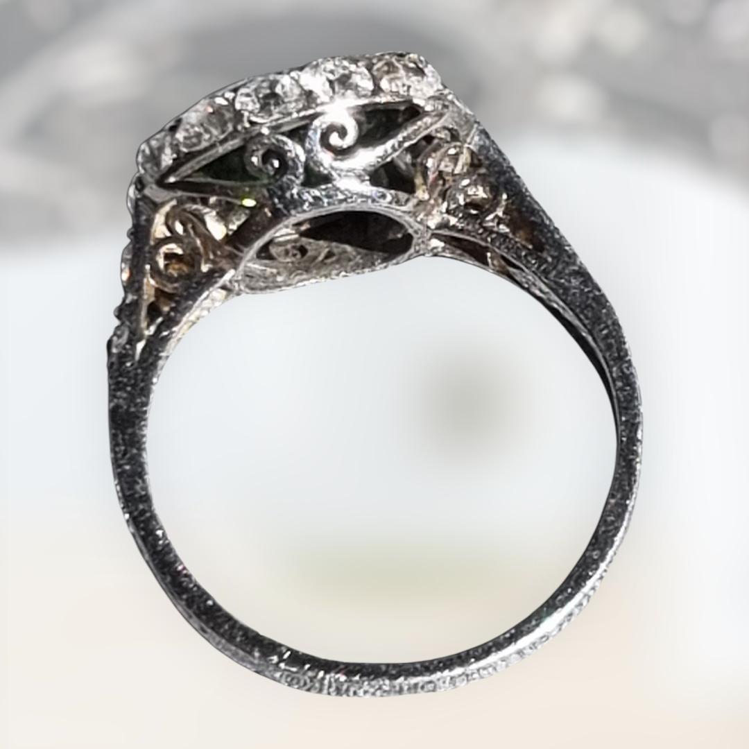 Anello originale Artful Green in platino con tormalina e diamanti, ca. 1920 in vendita 2