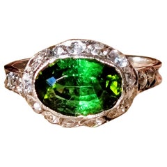Anillo Art-Deco original de turmalina verde y diamantes en platino, ca. 1920