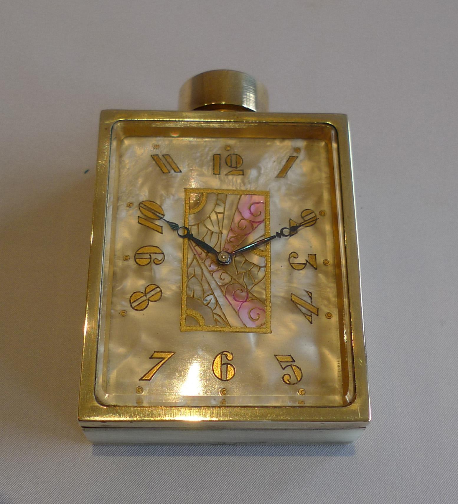 Art Deco Ormolu und Onyx Boudoire Uhr in der Form einer Parfümflasche im Zustand „Gut“ im Angebot in London, GB