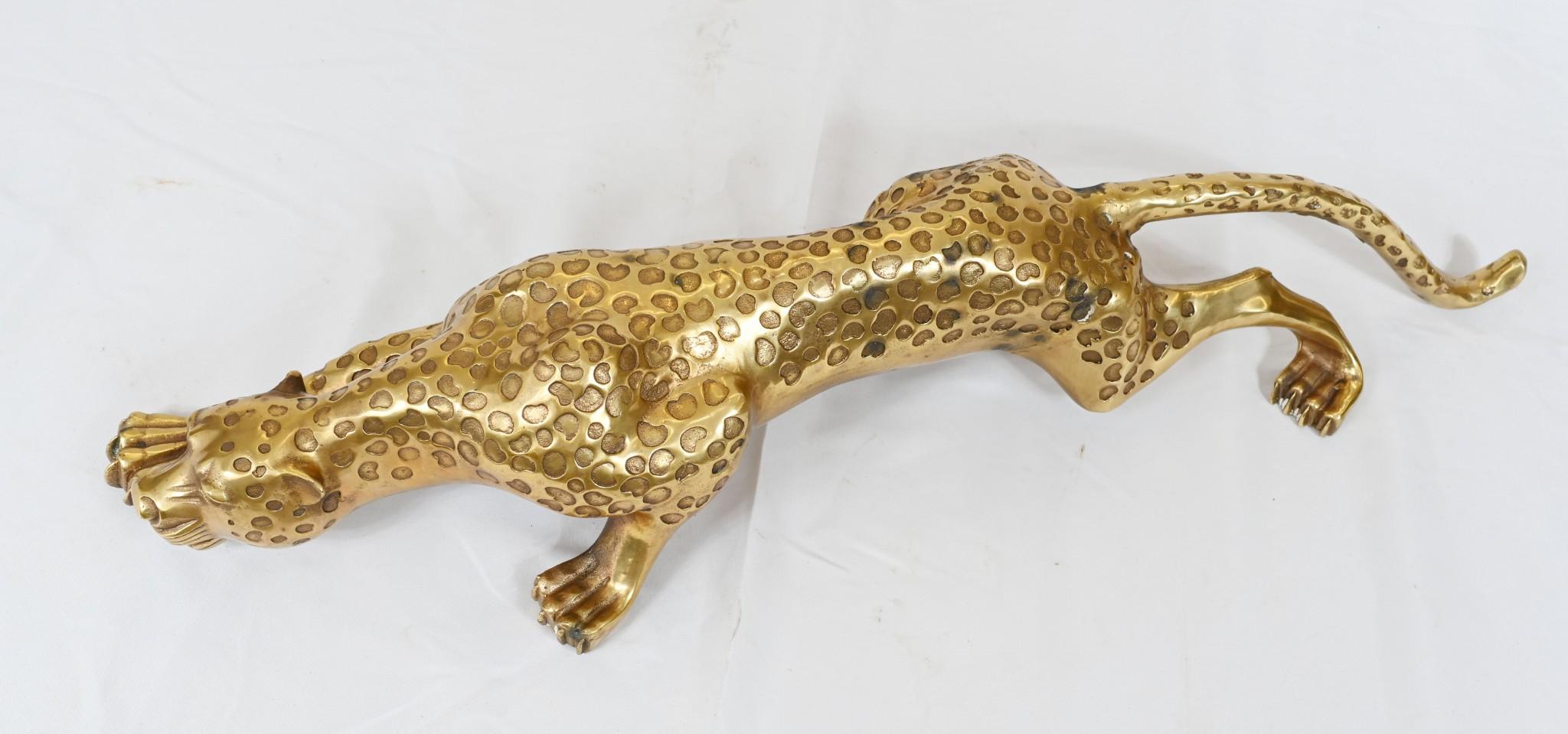 Gorgeous art deco style ormolu panther
Sleek piece over two feet long so good size
Great for a mantle display
Elegant cat prowling on the hunt
Viewings available by appointment
Offered in great shape ready for home use right away
We ship to every