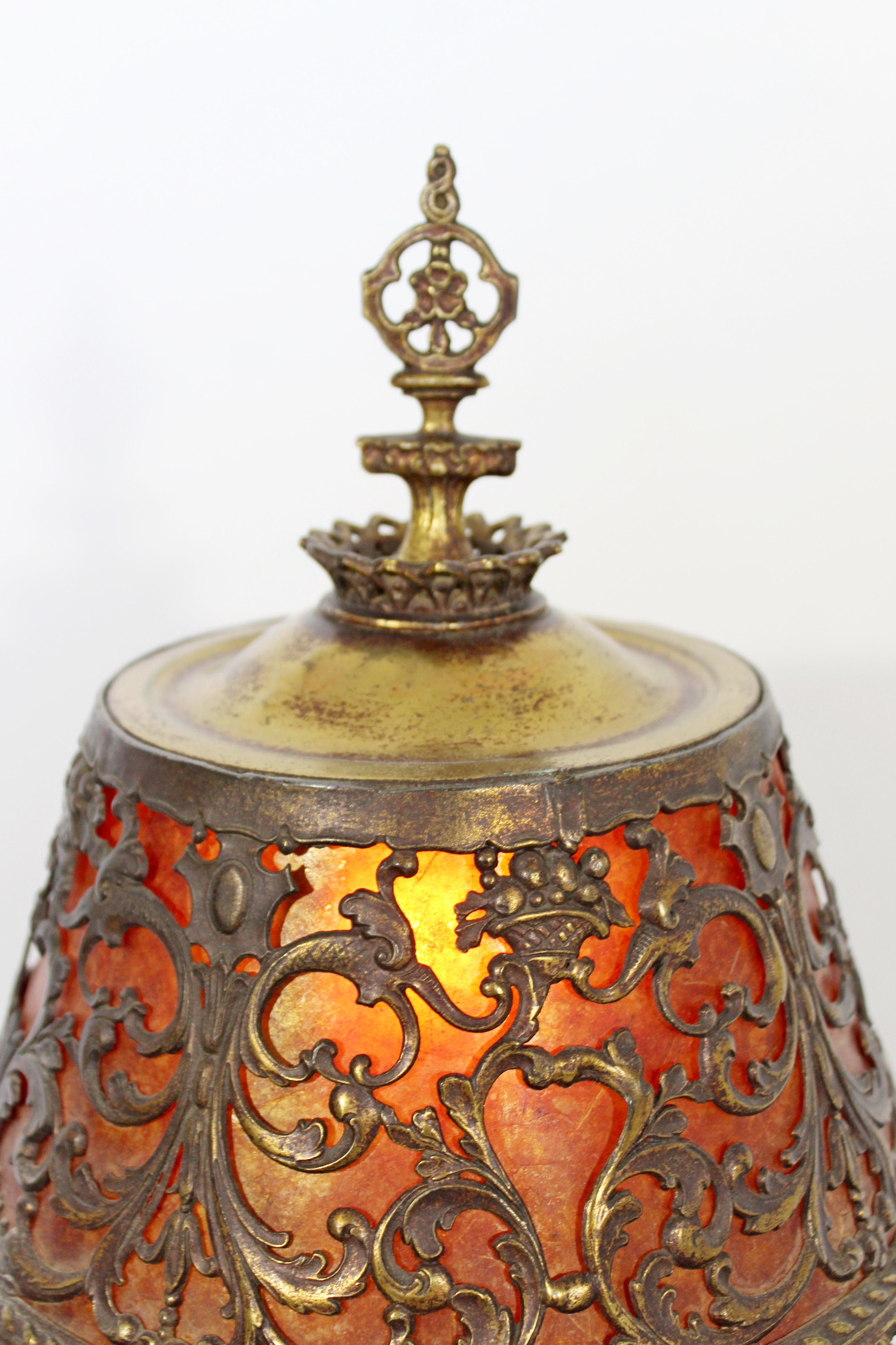 Art Deco Oscar Bach Small Bronze & Amber Glass Ornate Detailed Table Lamp, 1920s In Good Condition In Keego Harbor, MI