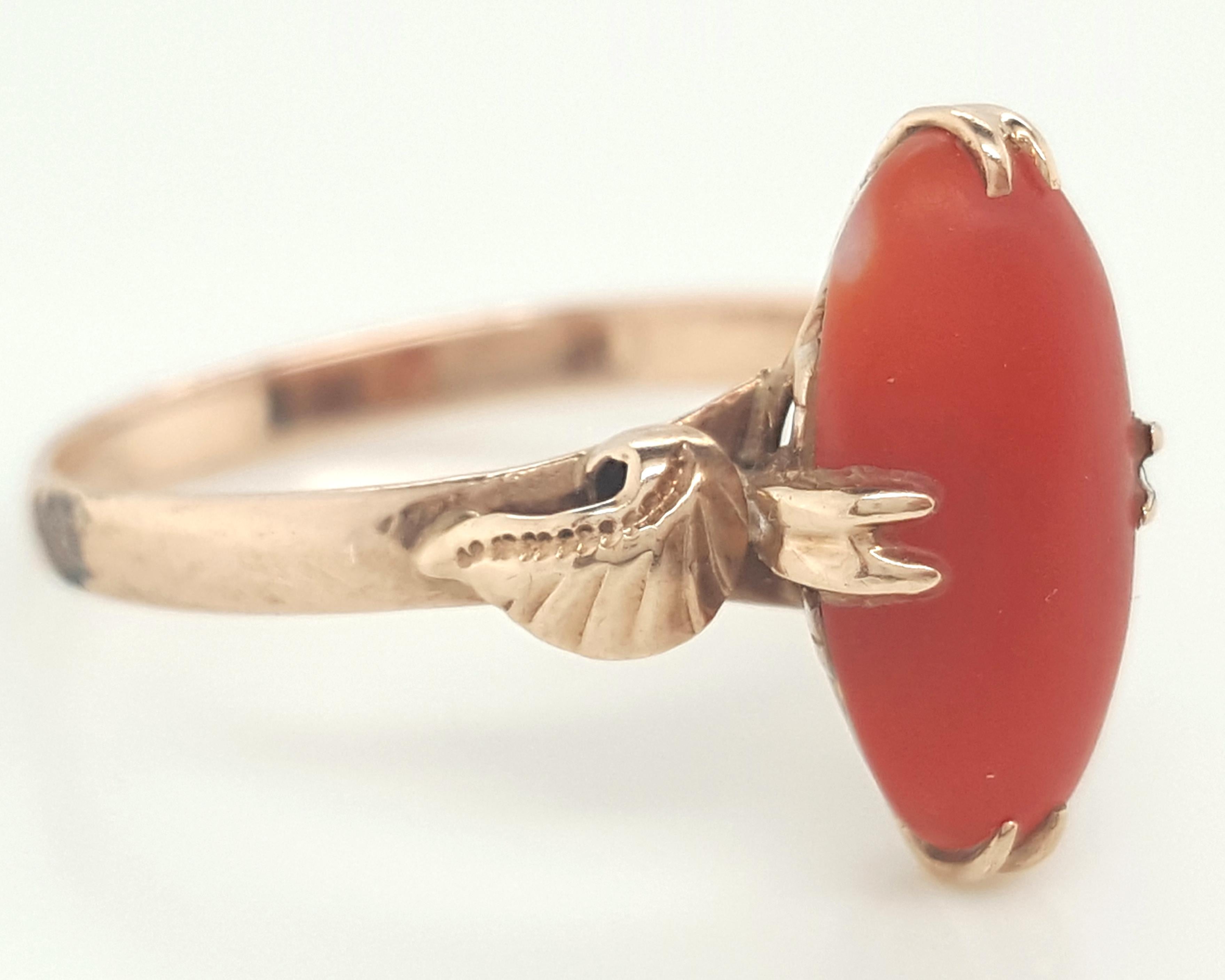 Art Deco Oval Cut Precious Coral 14 Karat Yellow Gold Ring For Sale 6