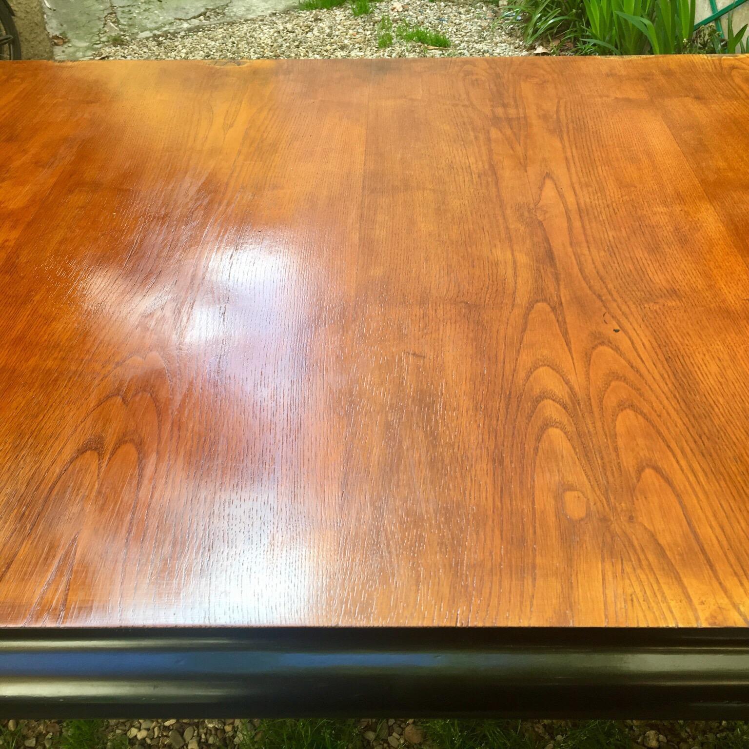 Art Deco Oval Dining Table in Mahogany Wood with Black Ebonized Edge, 1940s For Sale 9