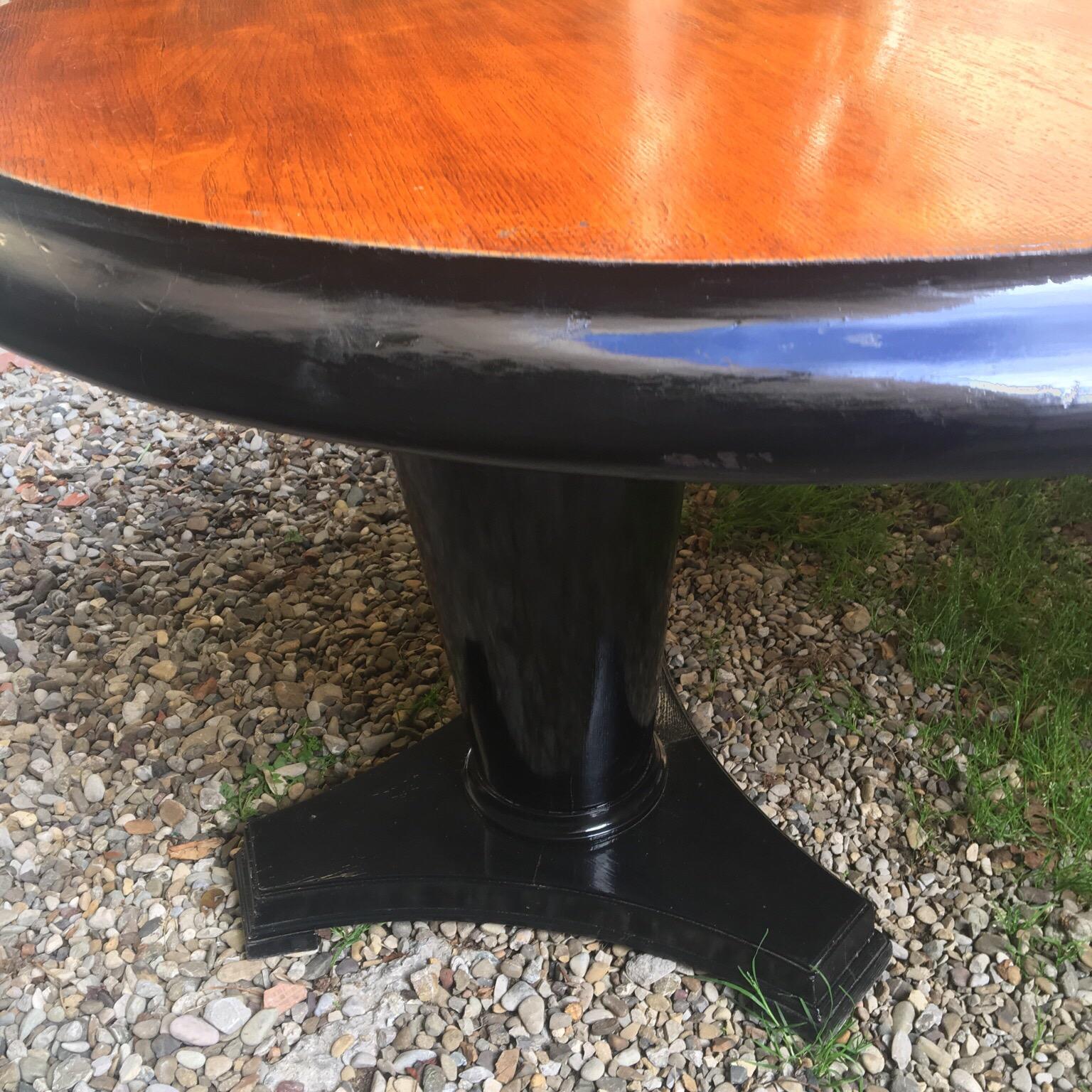 Art Deco Oval Dining Table in Mahogany Wood with Black Ebonized Edge, 1940s For Sale 12