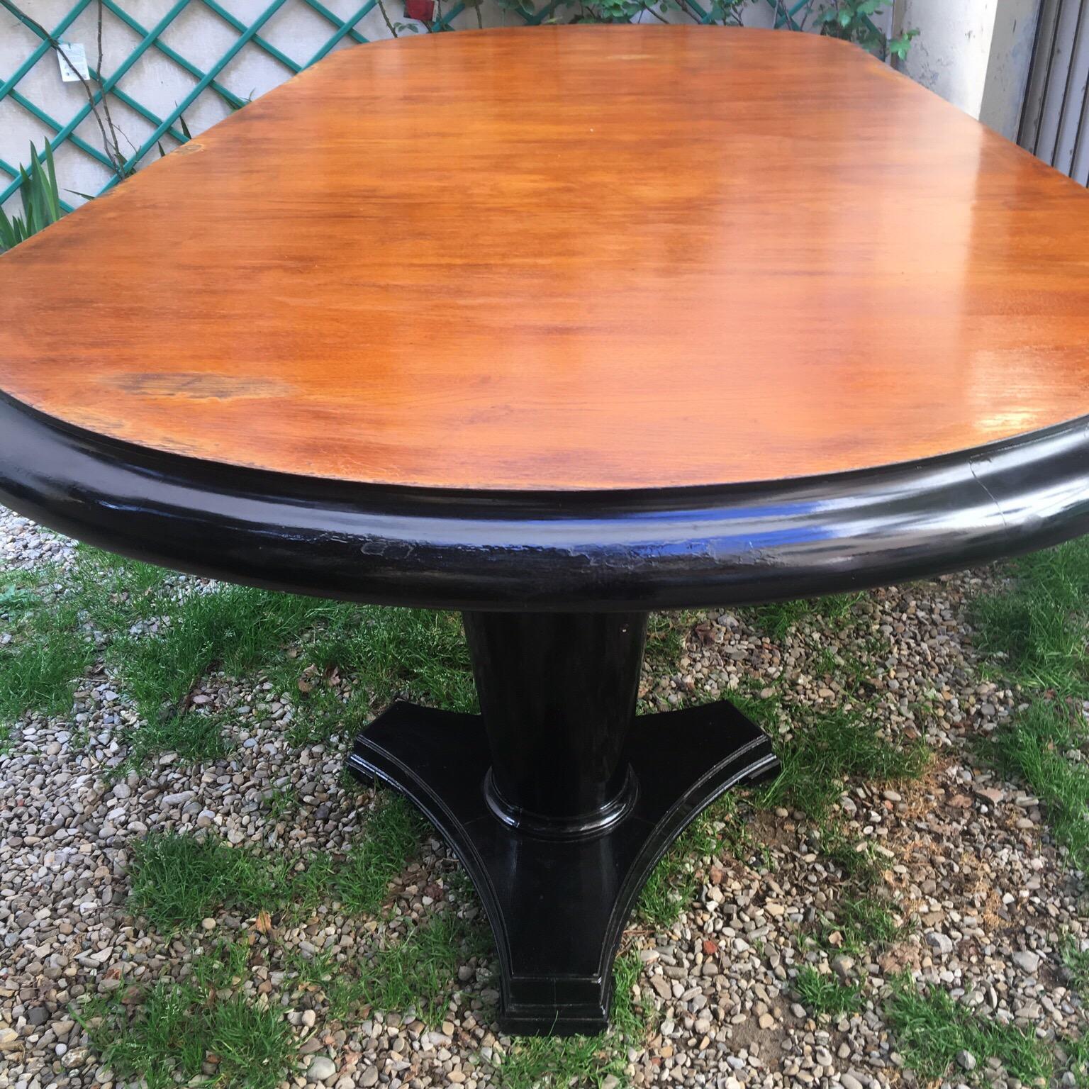 Art Decò Oval Dining Table in Mahogany Wood with Black Ebonized Edge, 1940s 1