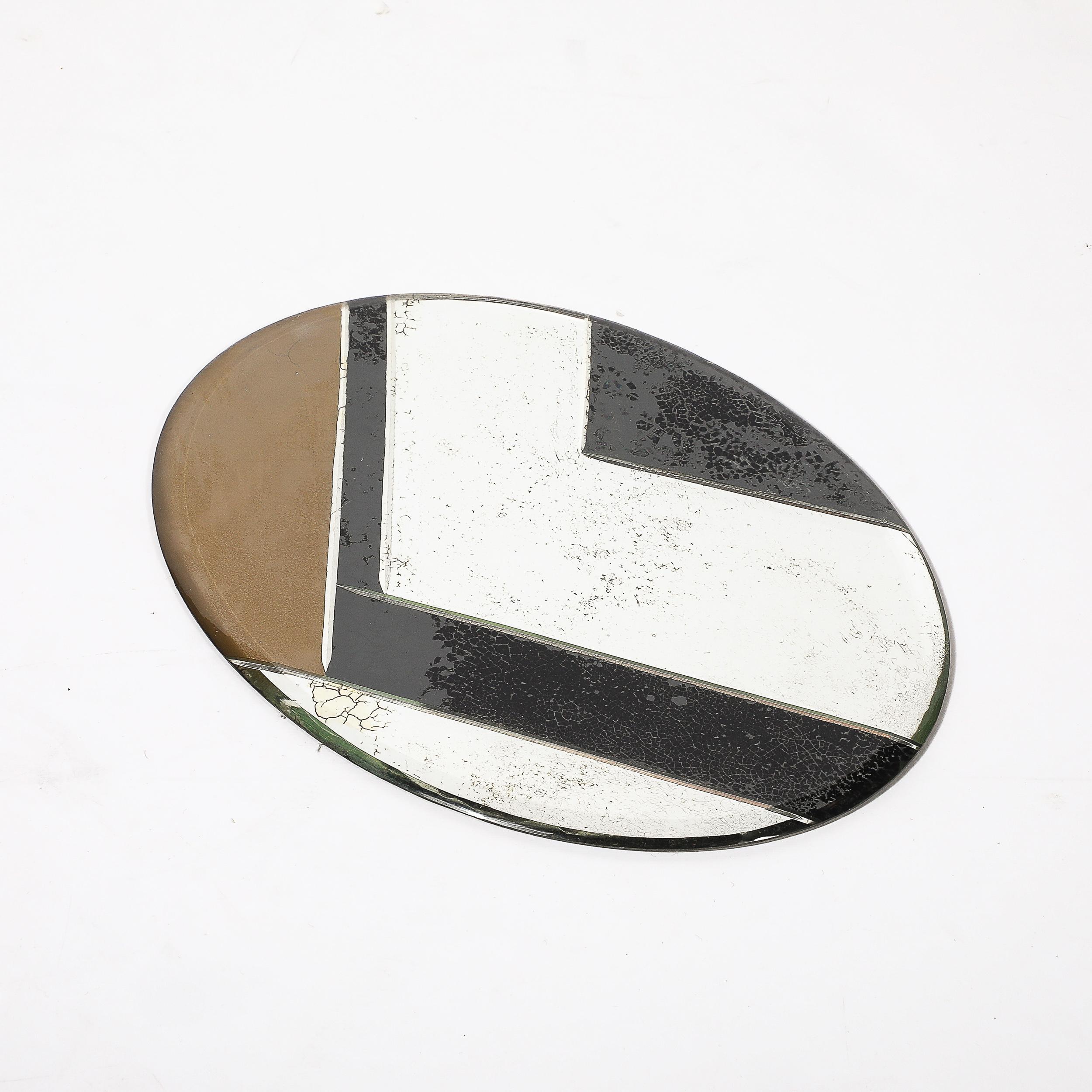 Américain Art Deco Plateau ovale géométrique en églomisé avec gravure inversée et détails en Antique Mirror en vente