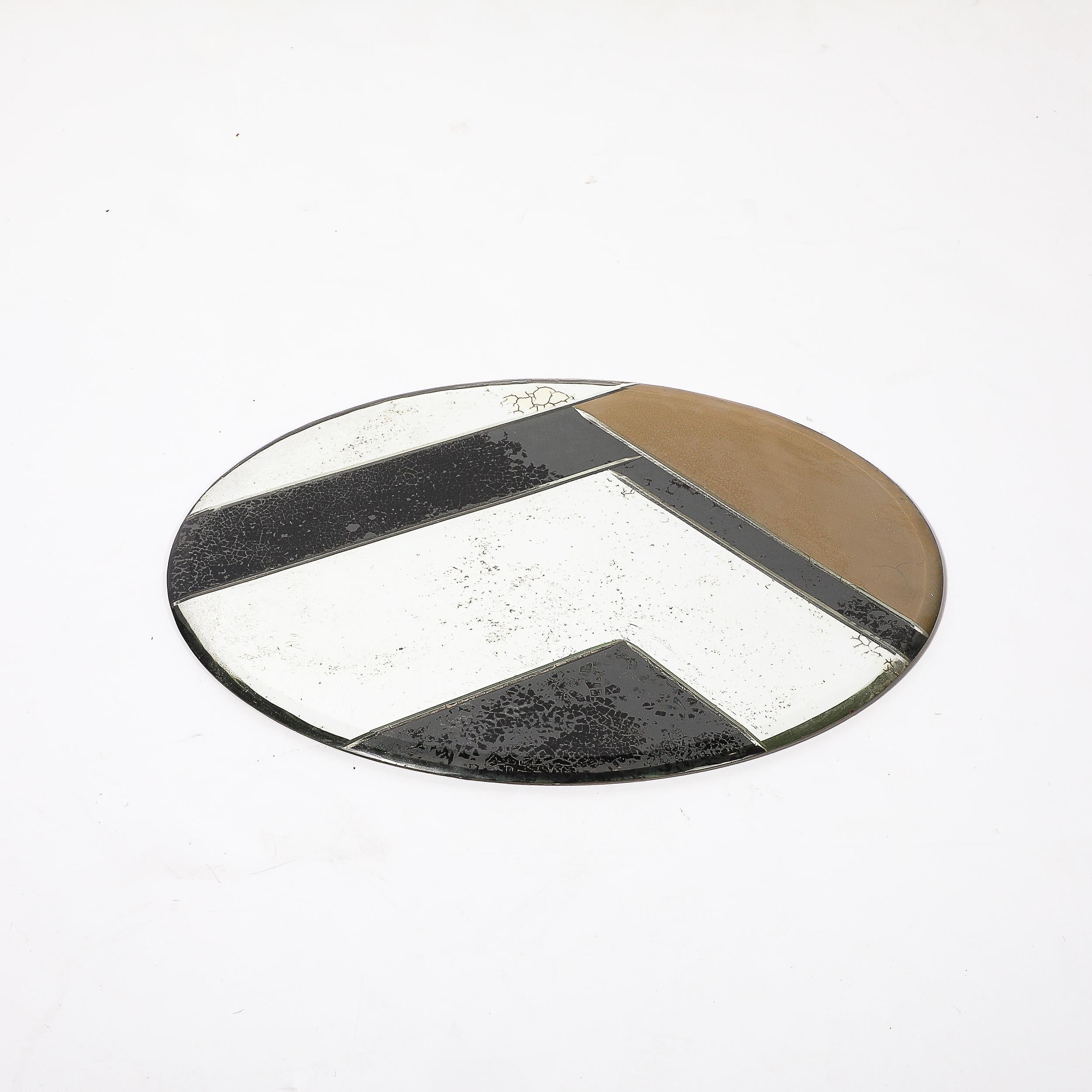 Miroir Art Deco Plateau ovale géométrique en églomisé avec gravure inversée et détails en Antique Mirror en vente