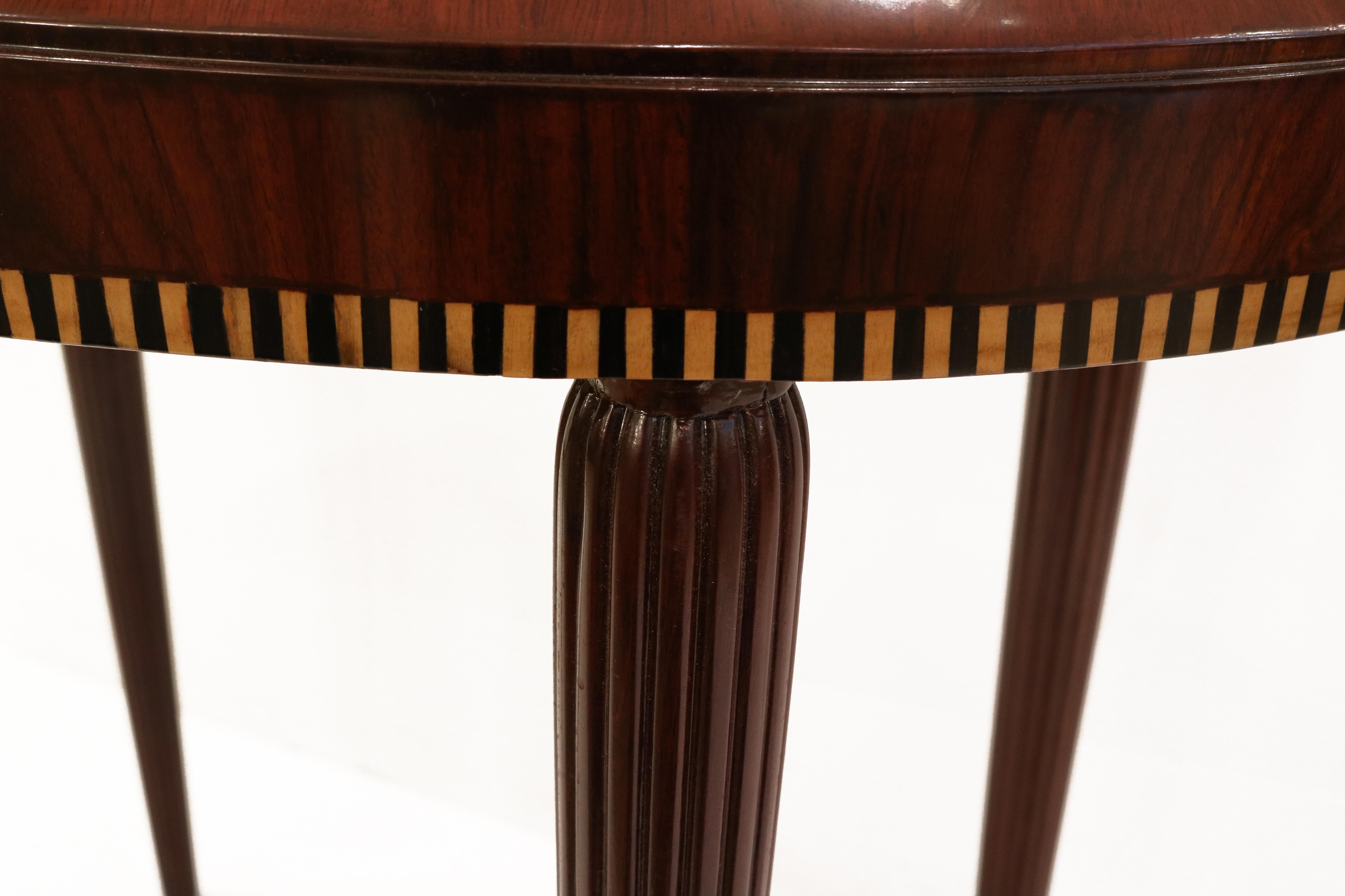 Milieu du XXe siècle Table de lampe ovale art déco en vente