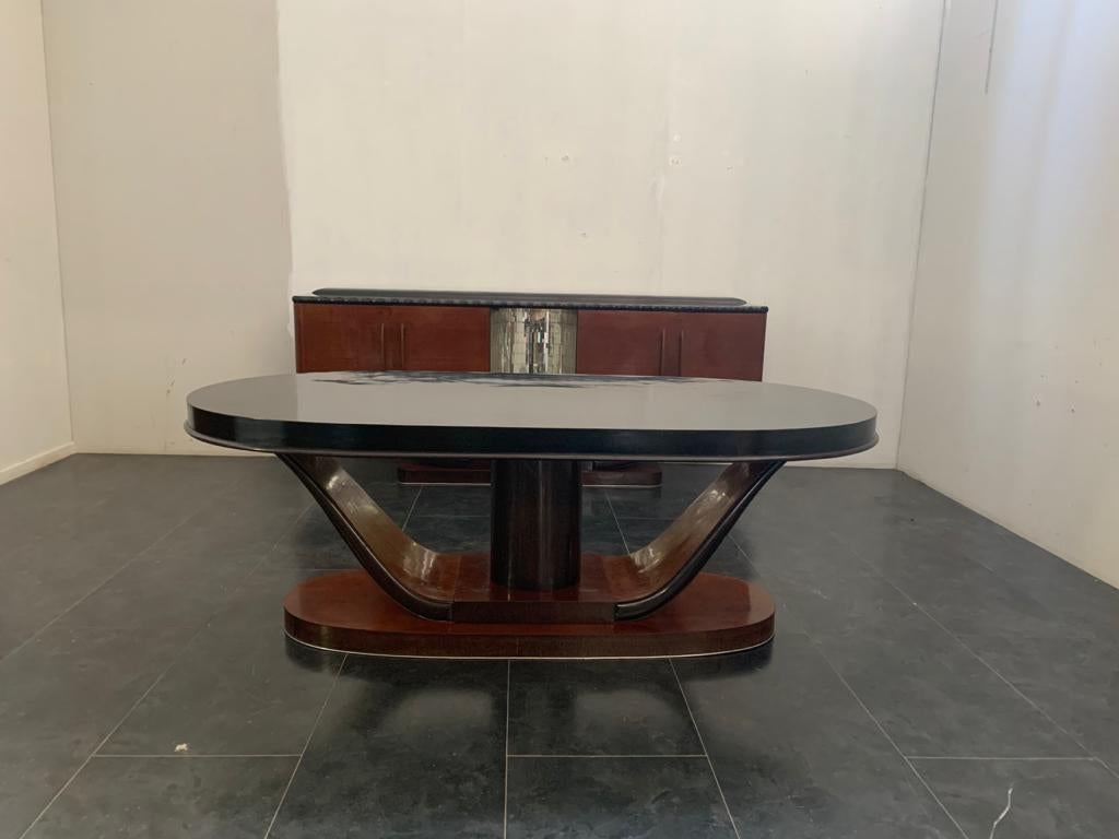 Italian Art Deco Oval Mahogany Dining Table For Sale