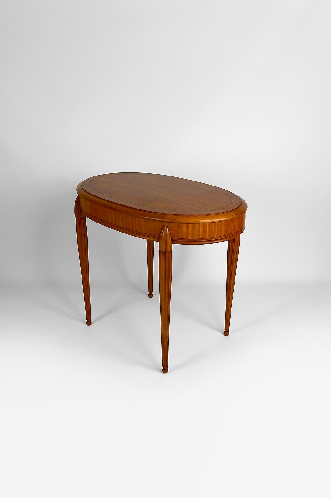 Early 20th Century Art Deco Oval Pedestal Table with Marquetry, France, circa 1920