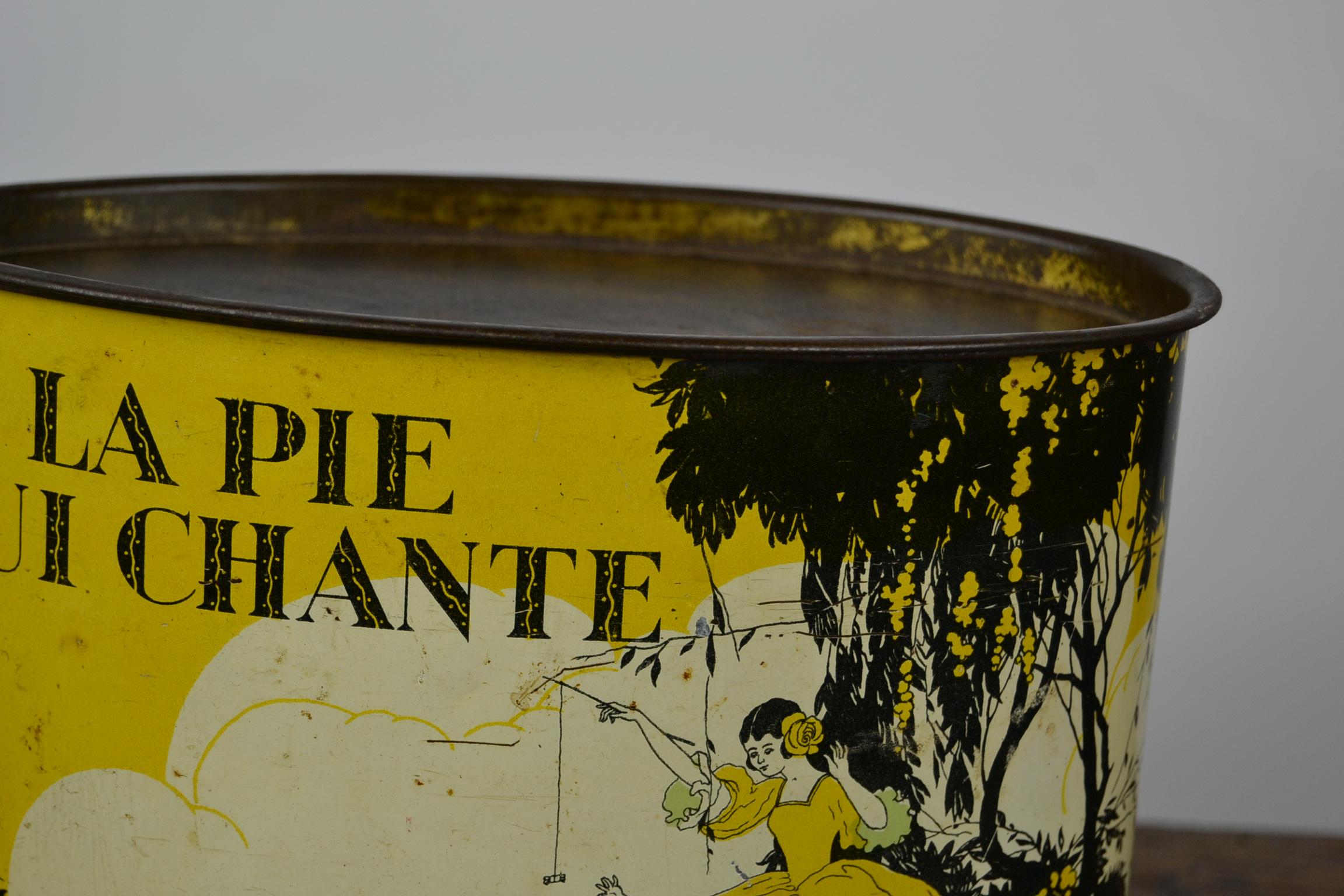 Art Deco Oval Tin for French Confectionery, 1920s 9