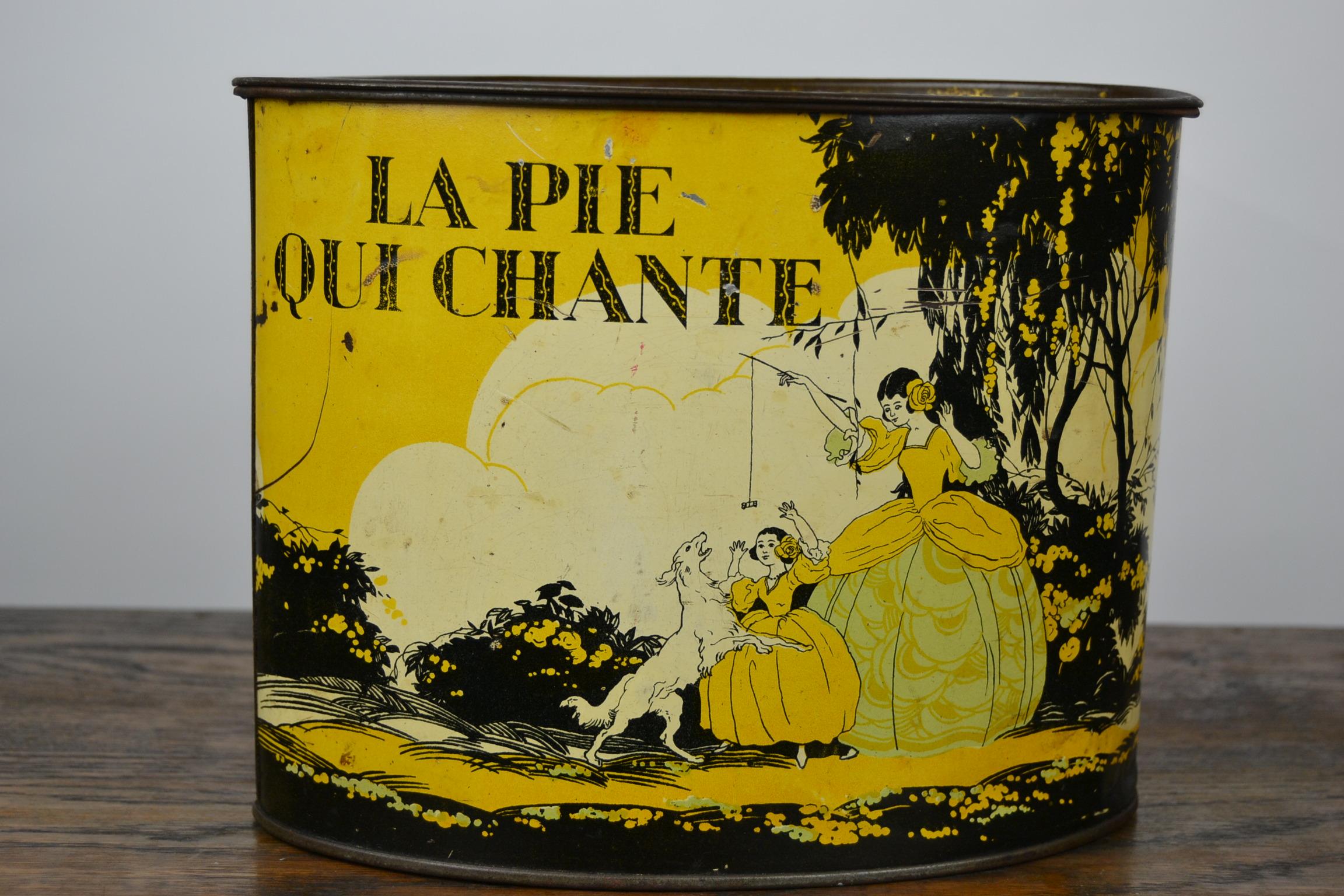 Art Deco Oval Tin for French Confectionery, 1920s 2