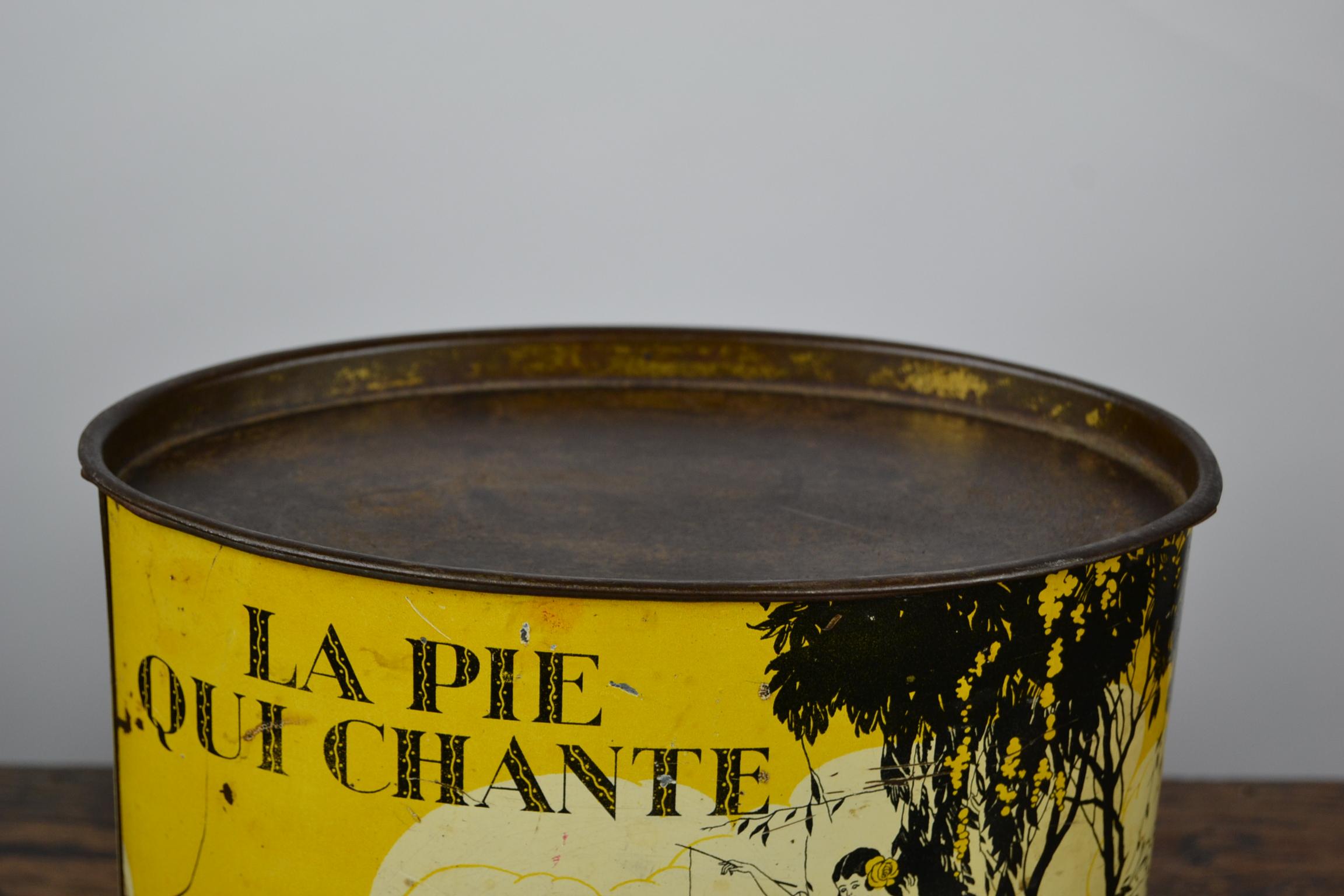Art Deco Oval Tin for French Confectionery, 1920s 3