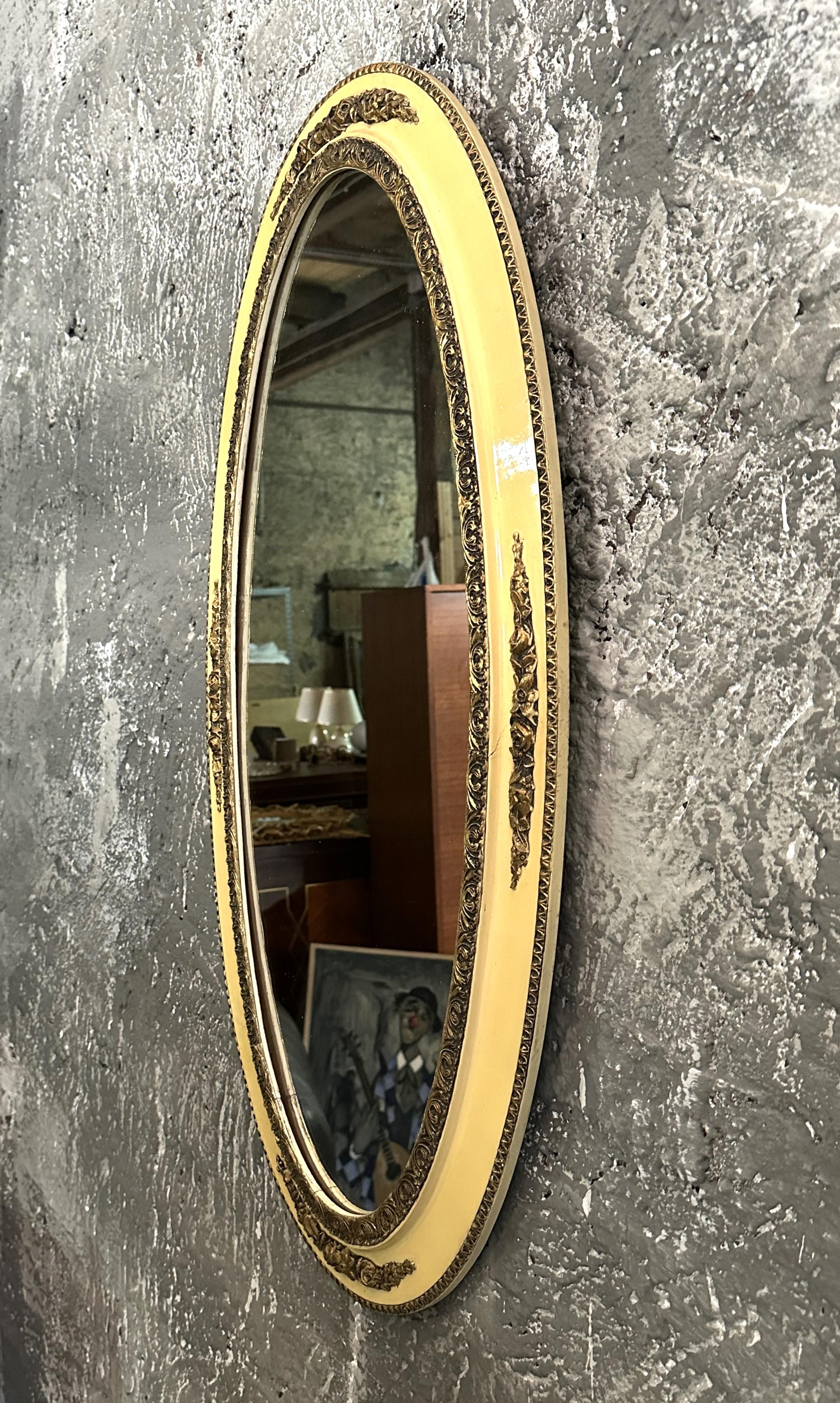 Art Deco Oval Wall Mirror Gilt Wood, France 1935 For Sale 9