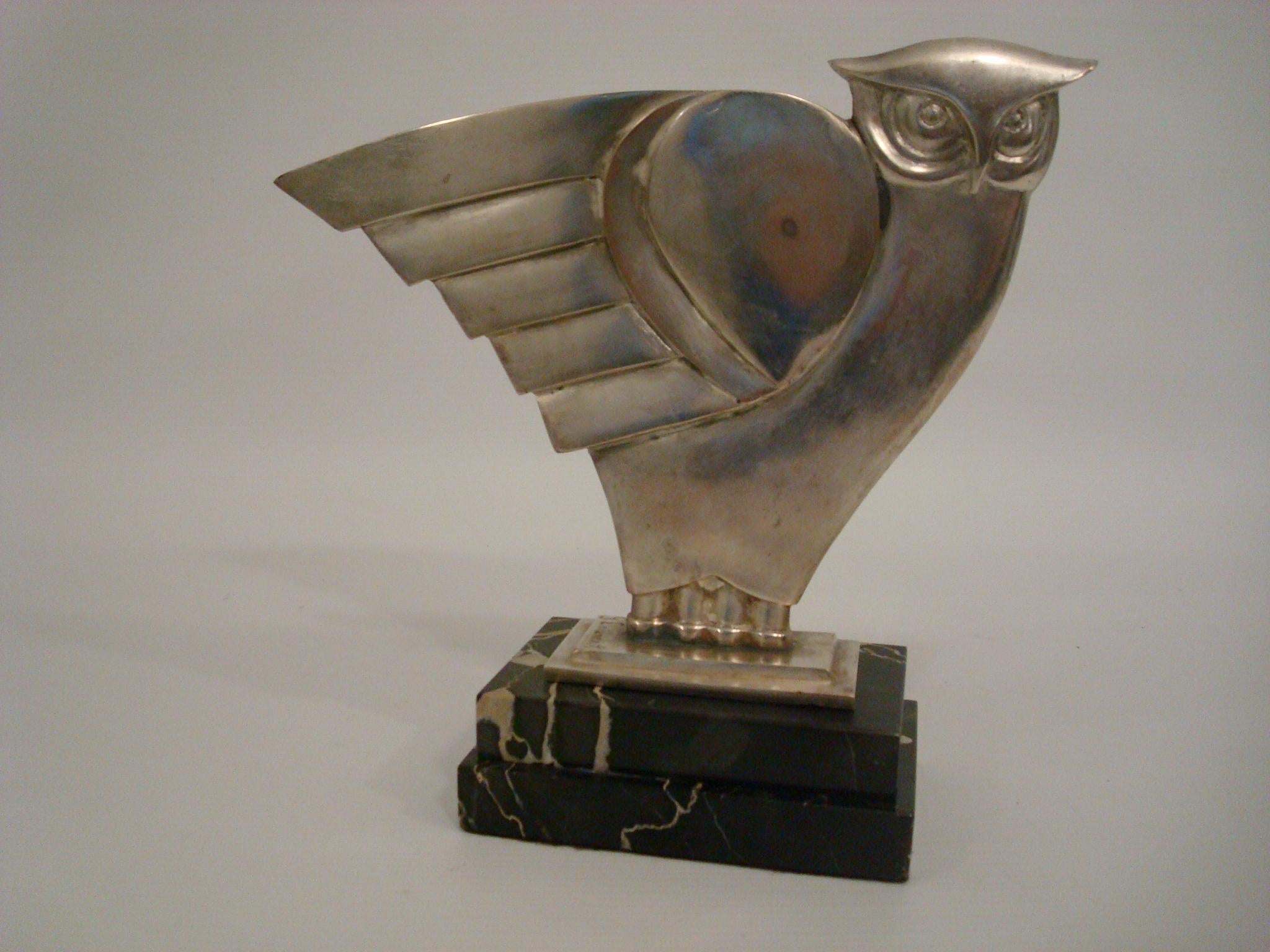 Français Sculpture de hibou Art déco en bronze argenté, G.H. Laurent, France, 1930