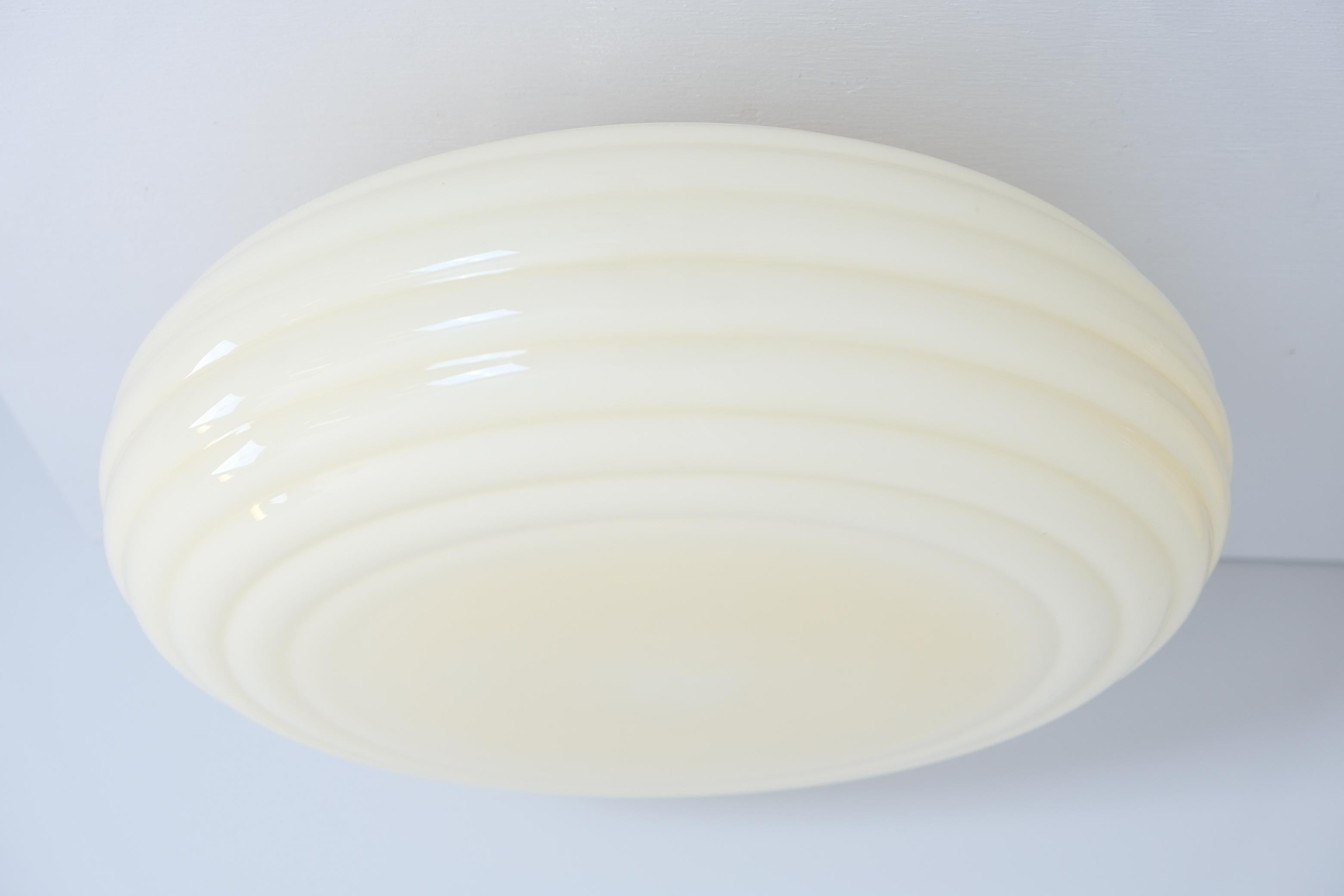 Art Deco Paavo Tynell Maßgeschneiderte Einbaubeleuchtung Modell 1621, Beigefarbenes Glas, Taito 1930er Jahre im Angebot 8
