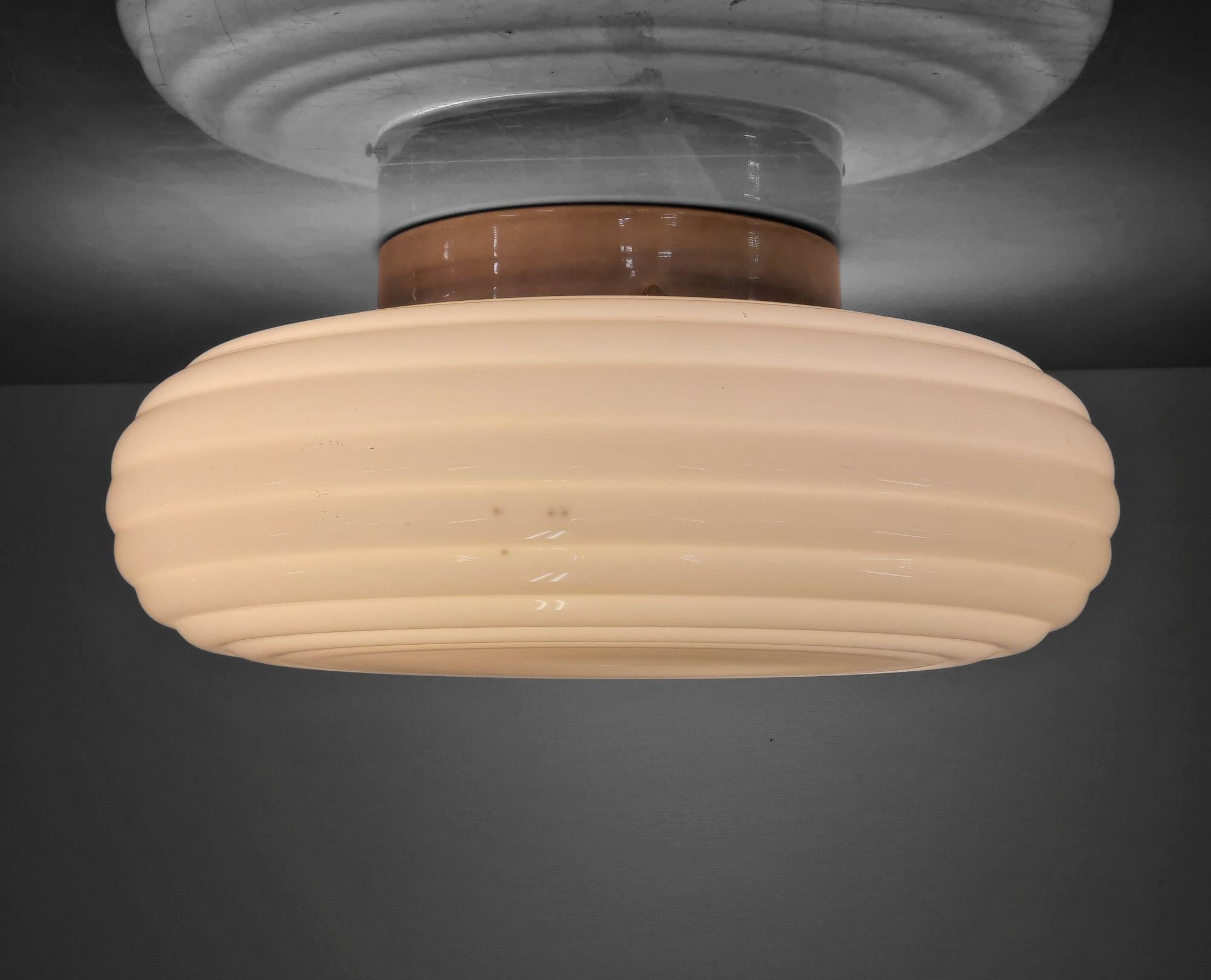Art Déco Art Deco Paavo Tynell Modello 1621, Vetro Beige, Taito 1930 in vendita