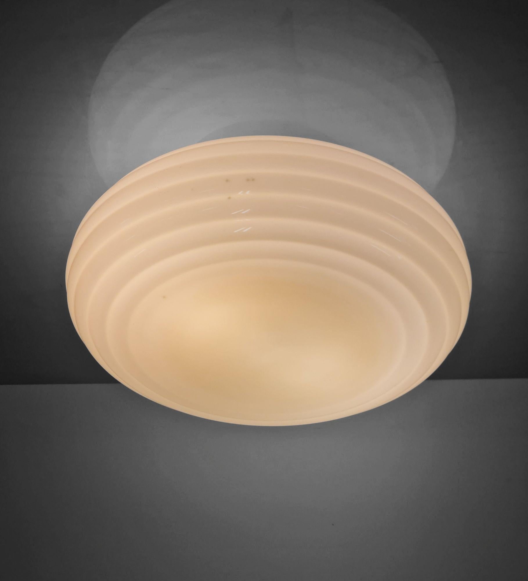 Art Deco Paavo Tynell Modello 1621, Vetro Beige, Taito 1930 in vendita 1