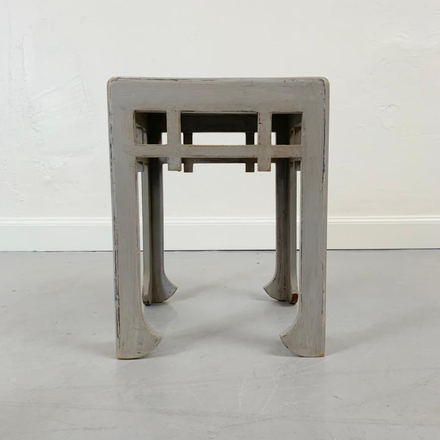 Bemalter Hocker im Art déco-Stil, Atelier Martine, um 1920, Frankreich. (Französisch) im Angebot