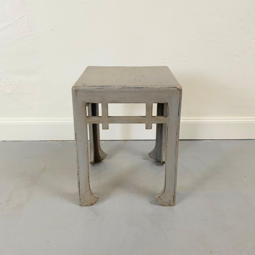 Bemalter Hocker im Art déco-Stil, Atelier Martine, um 1920, Frankreich. (Holz) im Angebot