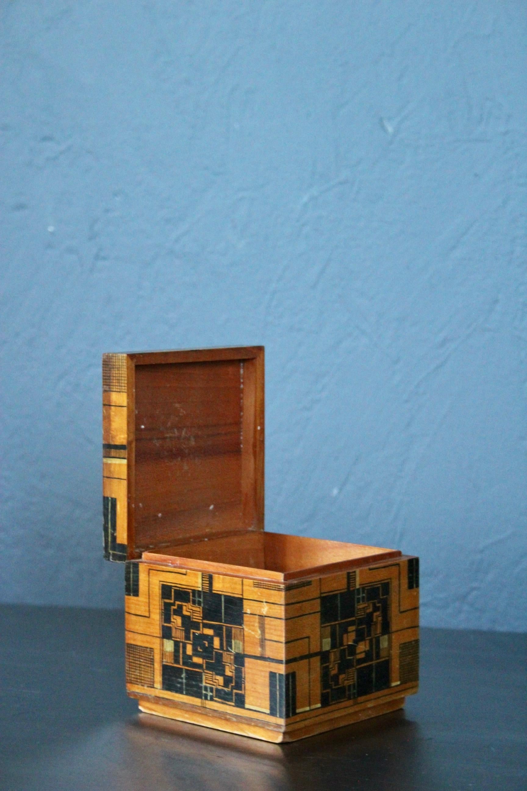 Art Deco gemalt Wood Box (Holz) im Angebot