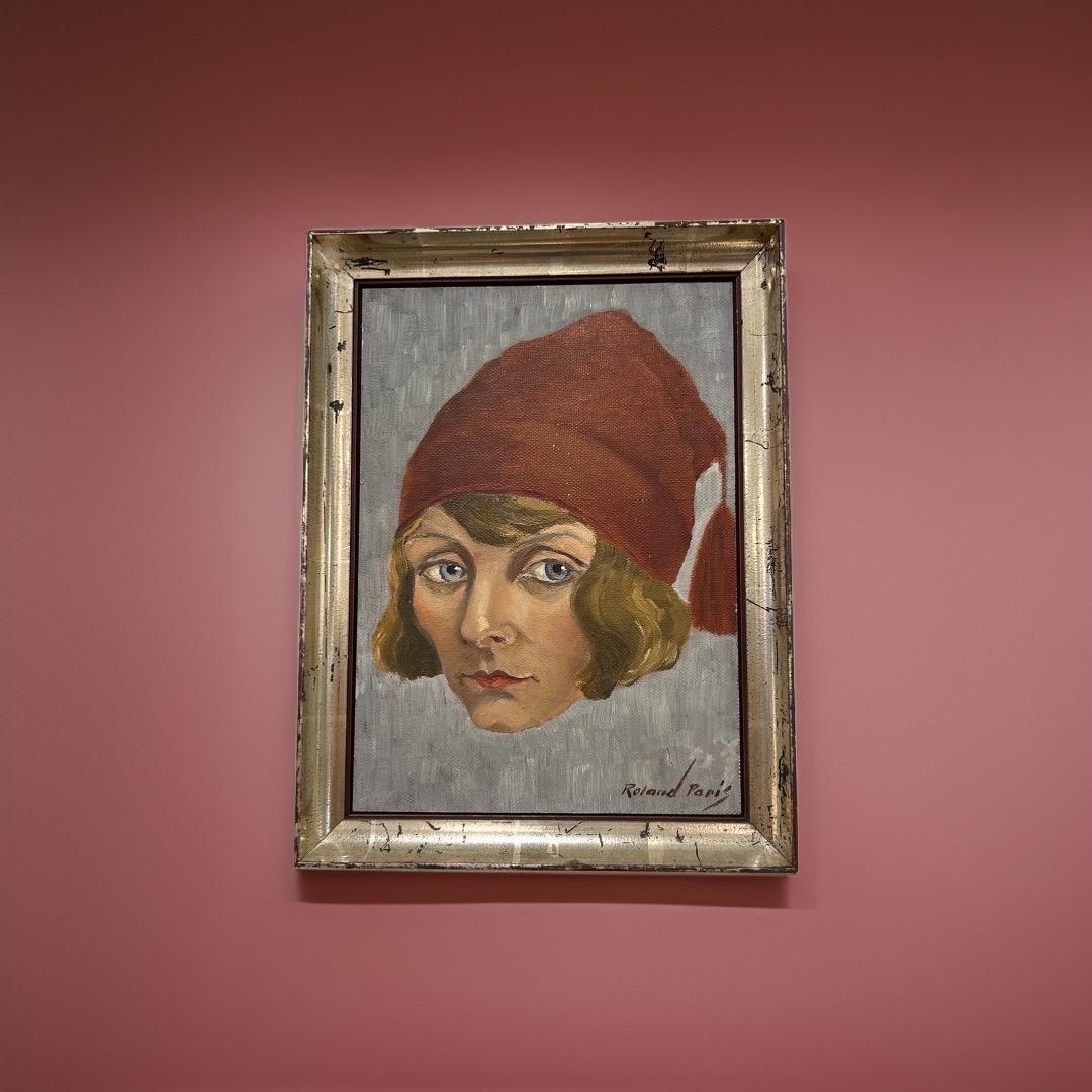 Français Peinture Art déco Elizabeth Paris avec chapeau rouge de Roland Paris en vente