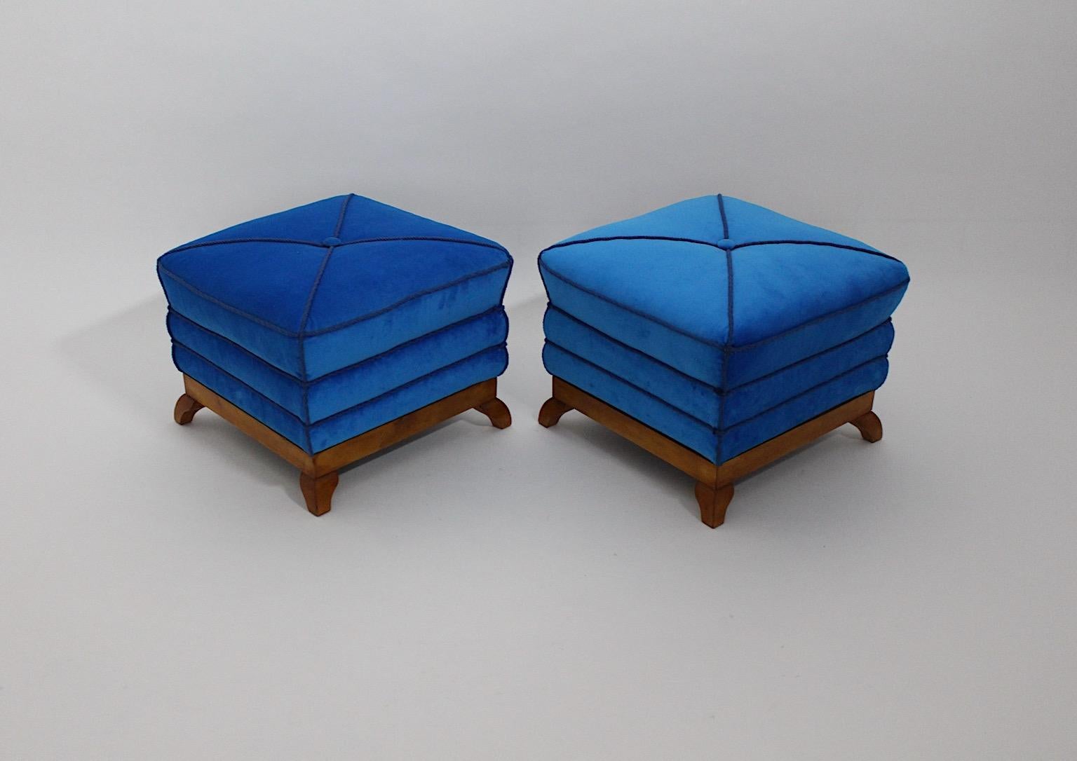 Paire de tabourets duo Art Déco style Peche en érable bleu velours pagode, Autriche, années 1920 en vente 5