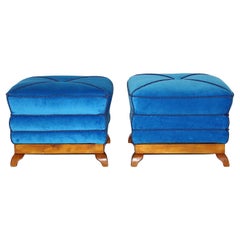 Paar Art-Déco-Hocker Duo im Peche-Stil aus Pagodenblauem Samt-Ahornholz, Österreich, 1920er Jahre