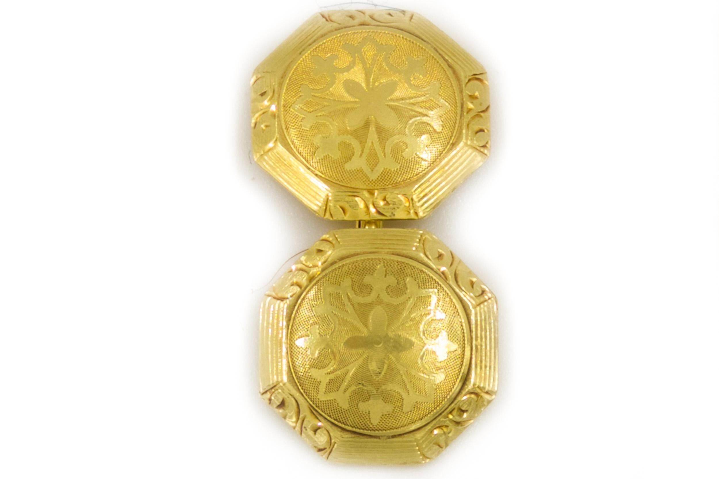 American Art Deco Pair of 14K Yellow Gold Engraved Cuff-Links by Lebolt & Co., circa 1925 For Sale