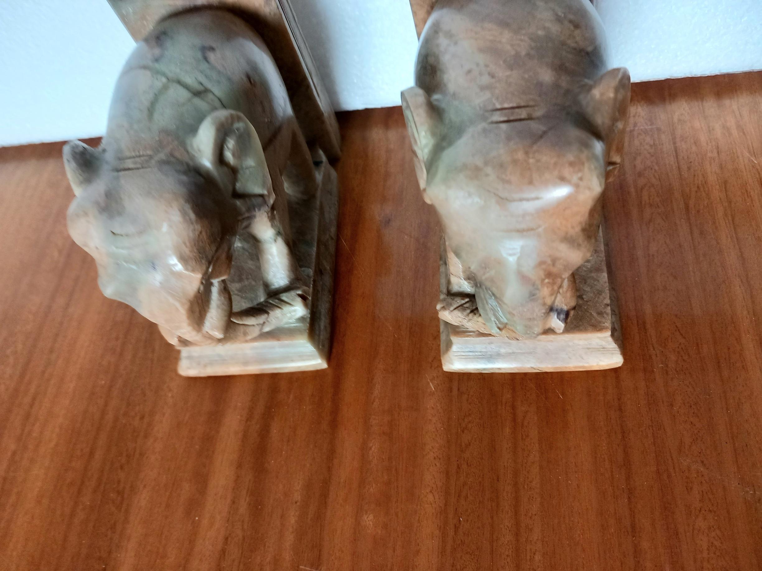 Art Deco Pair of Alabaster Bookends Elephant on a Book Spain 20th Century 1