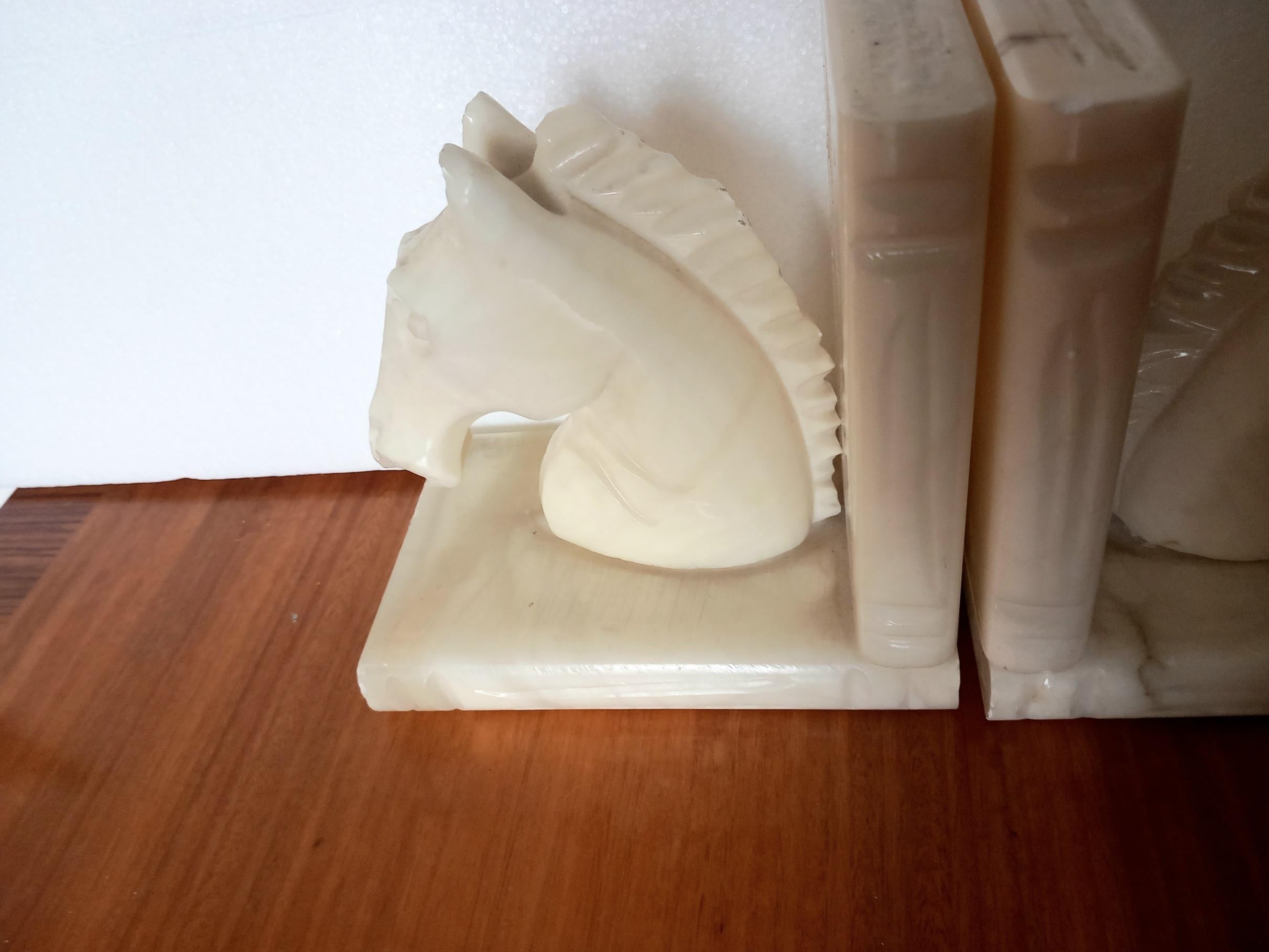 Art Deco Pair of Alabaster  Bookends in Form of Horses Library Very Original In Good Condition For Sale In Mombuey, Zamora
