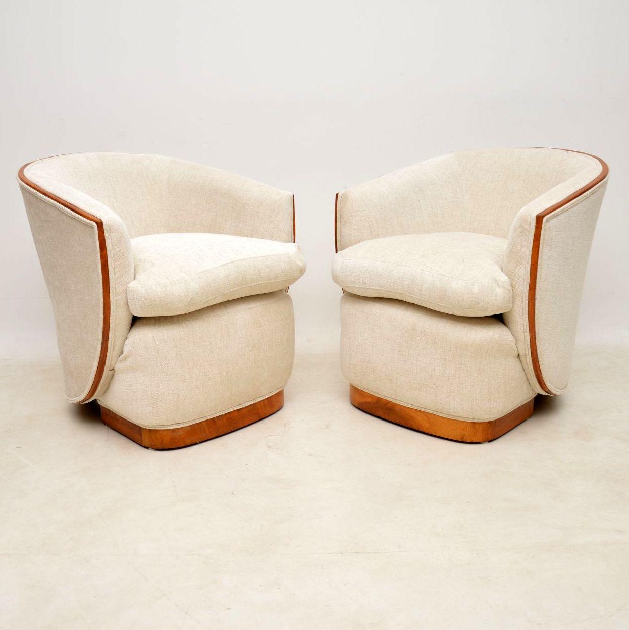 Art Deco Pair of Armchairs and Matching Sofa in Walnut For Sale 1
