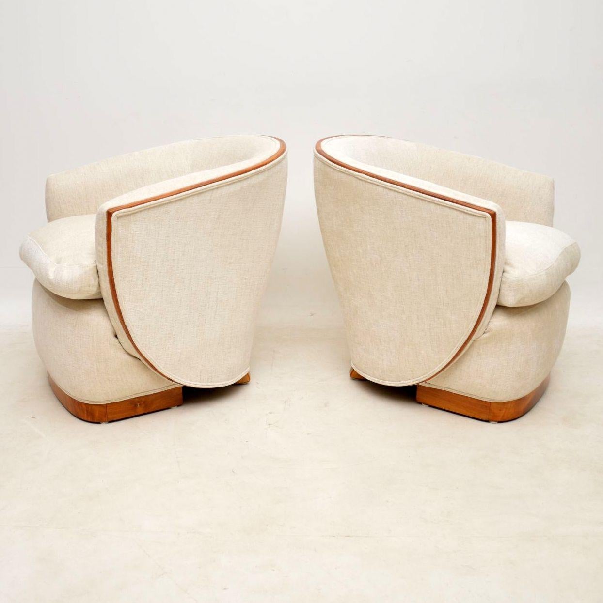 Art Deco Sesselpaar und passendes Sofa in Nussbaum im Angebot 1