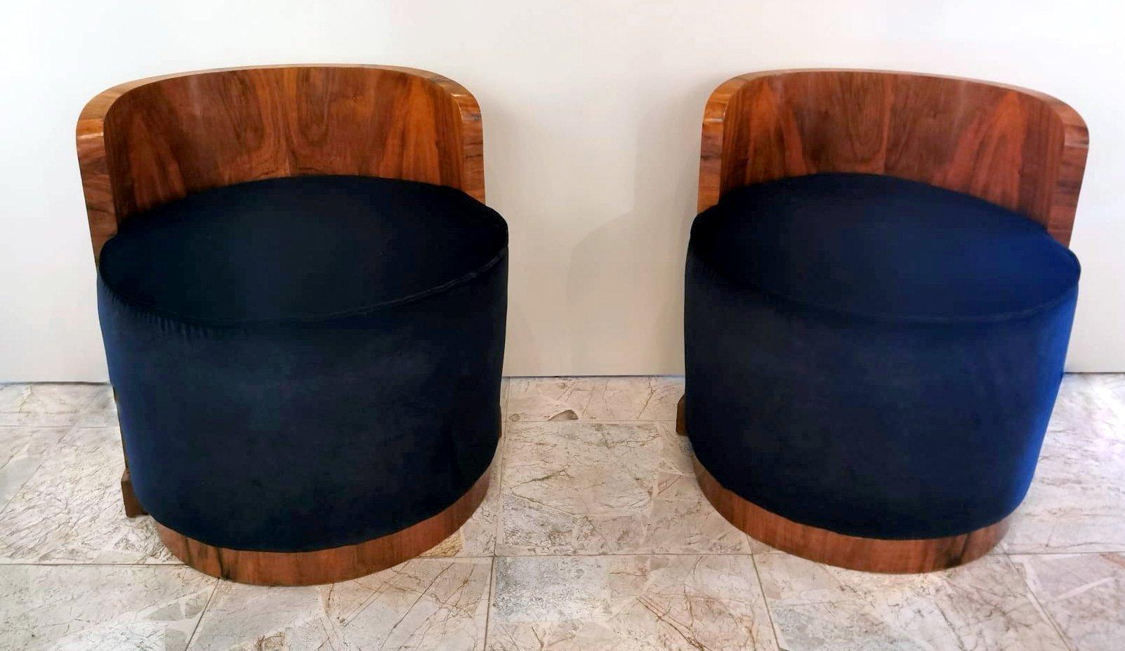 We kindly suggest you read the whole description, because with it we try to give you detailed technical and historical information to guarantee the authenticity of our objects.
Elegant and refined pair of Austrian cockpit armchairs; the massive and