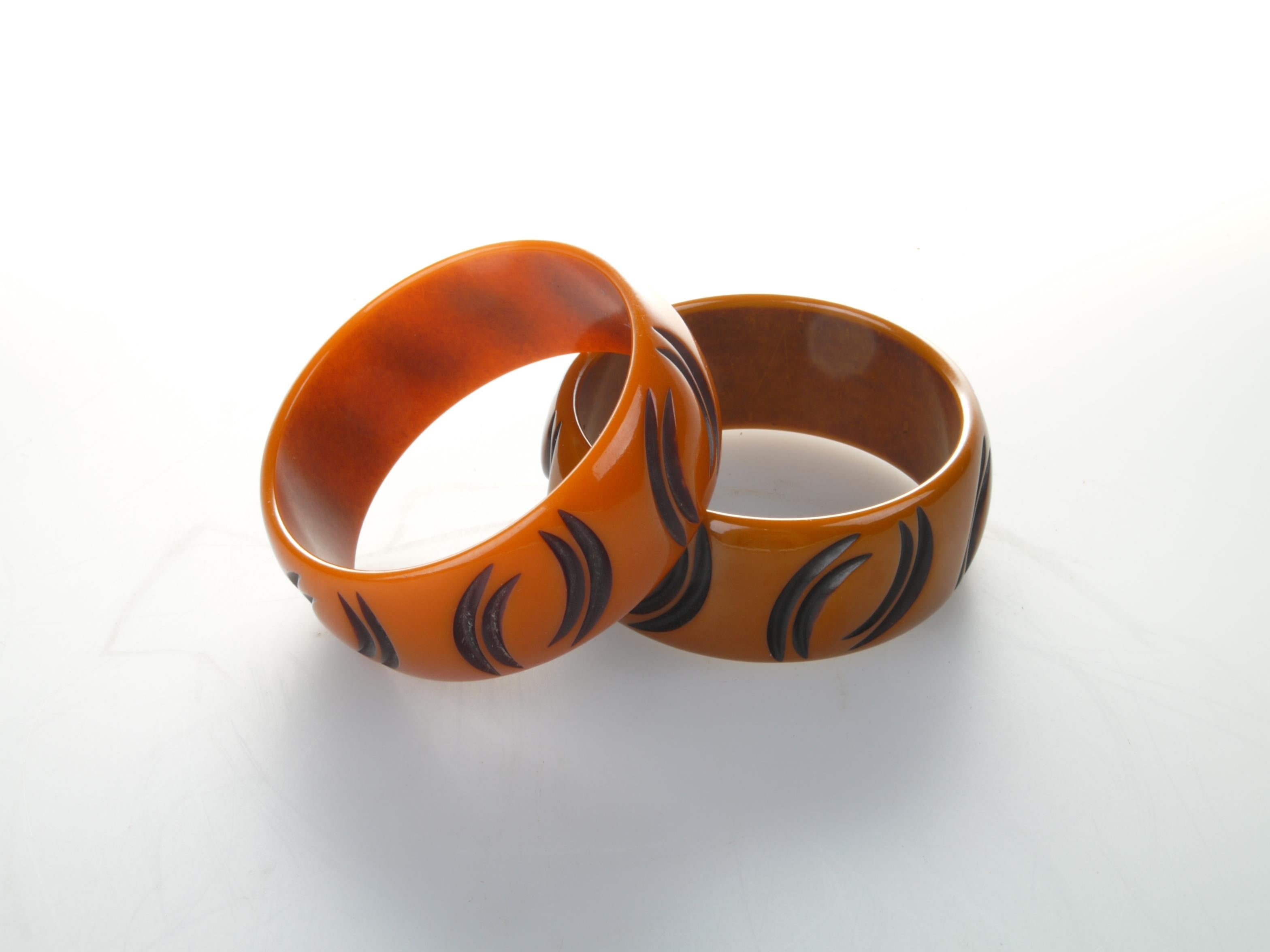 American Art Deco Pair of Bakelite Bracelets America, 1930s For Sale