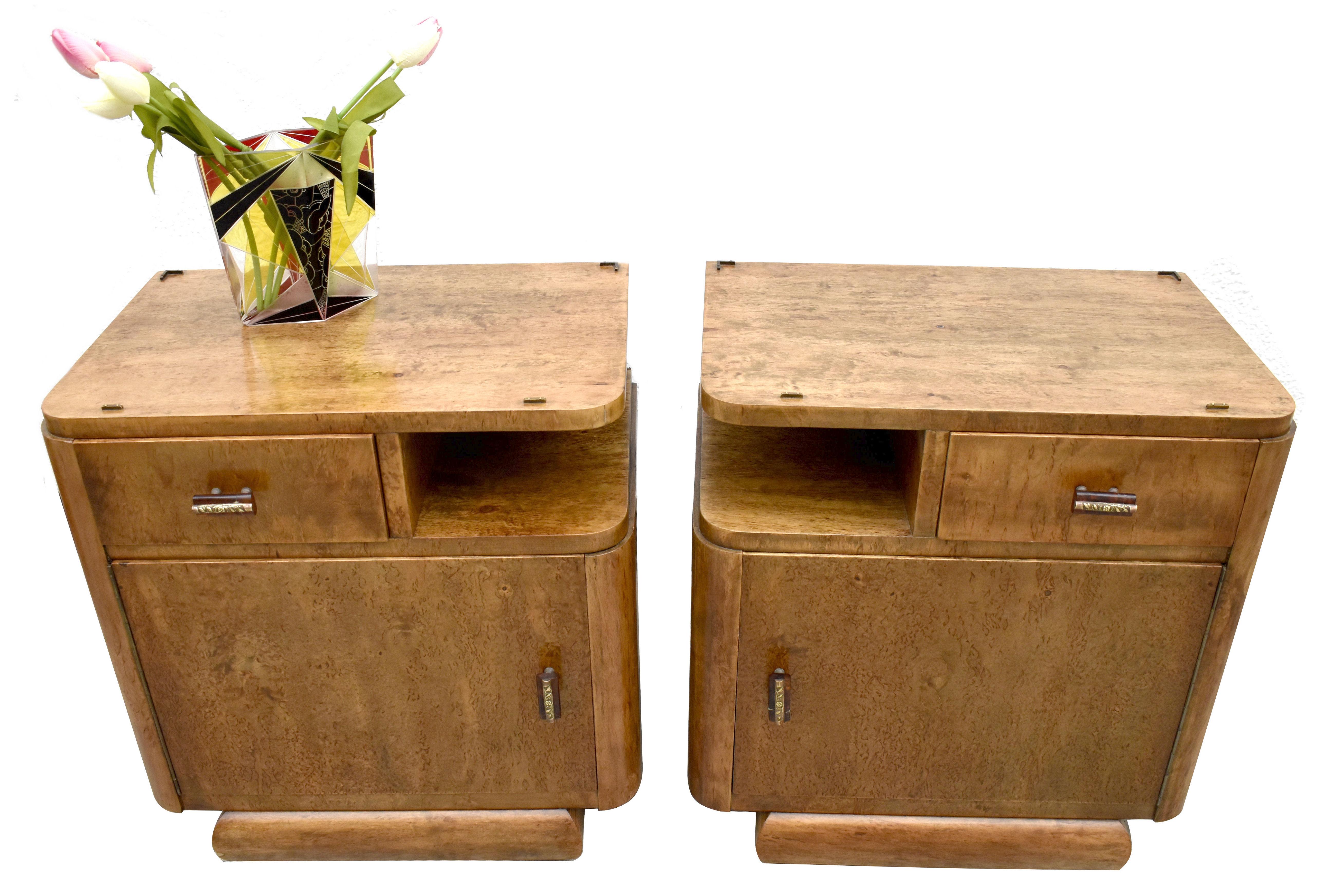 Brass Art Deco Pair of Bedside Cabinets, Nightstands in Burr Elm, c1930 For Sale