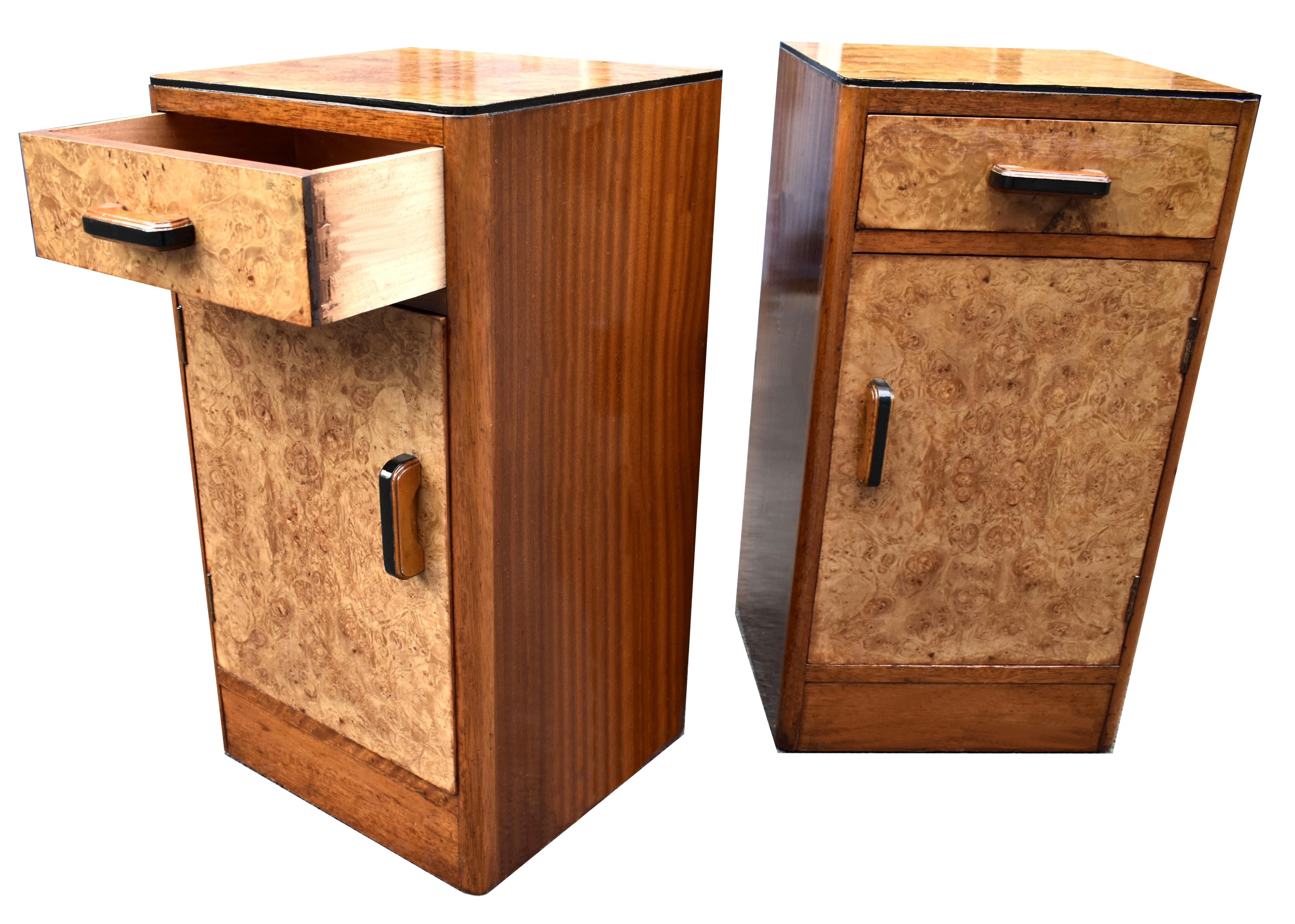 English Art Deco Pair of Blonde Maple Bedroom Bedside Cabinets, Night Stands, c1930 For Sale