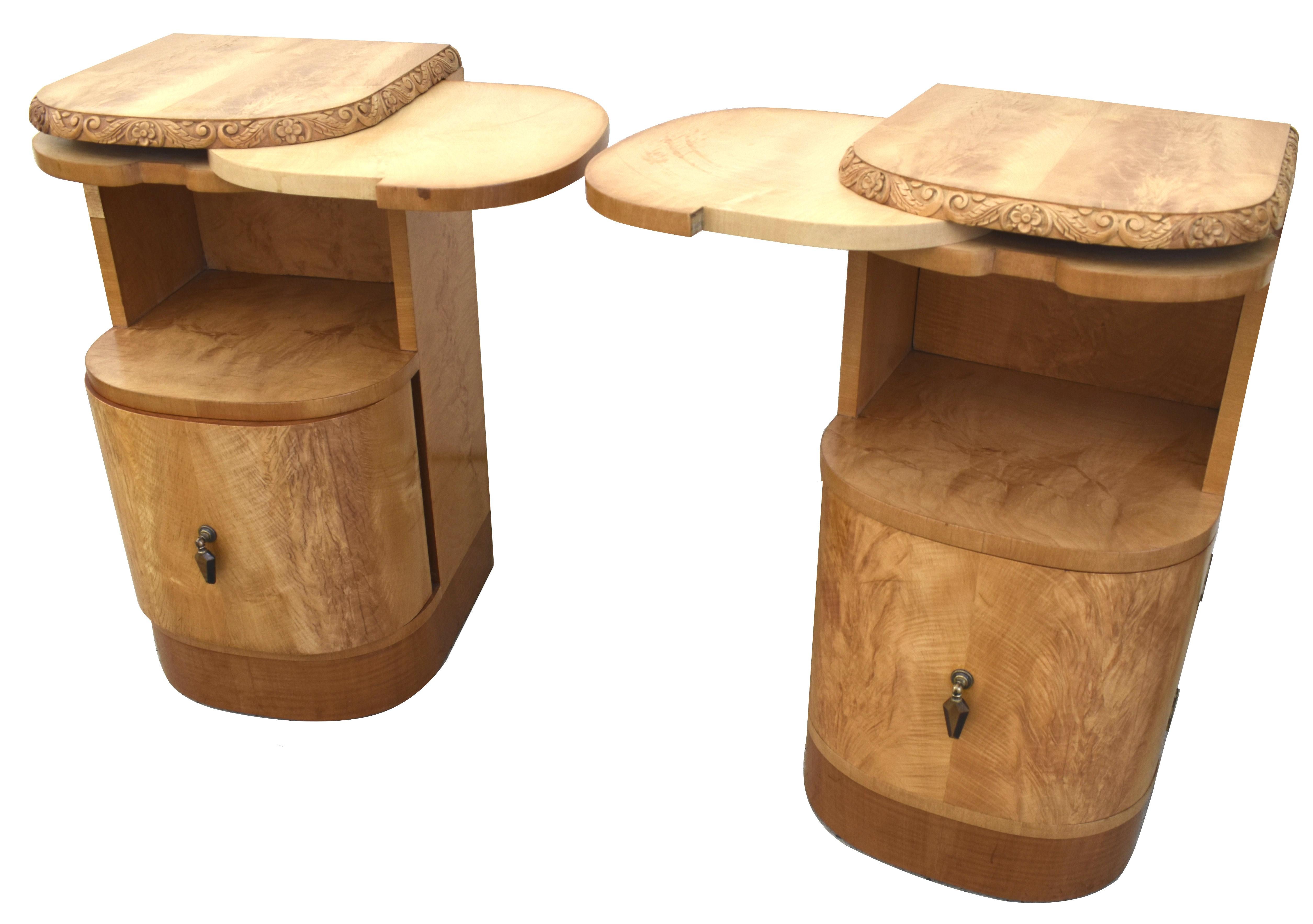 20th Century Art Deco Pair of Blonde Sycamore Bedside Cabinet Night Stands by Epstein, c1930